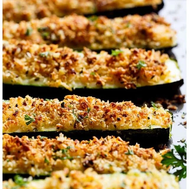 Crispy stuffed zucchini are so easy to make!
INGREDIENTS
* 4 large zucchini halved lengthwise
* 2/3 cup panko breadcrumbs
* 1/2 cup fresh grated parmesan cheese
* ¼ cup finely chopped parsley
* 4 cloves garlic , minced
* 1/4 cup melted butter