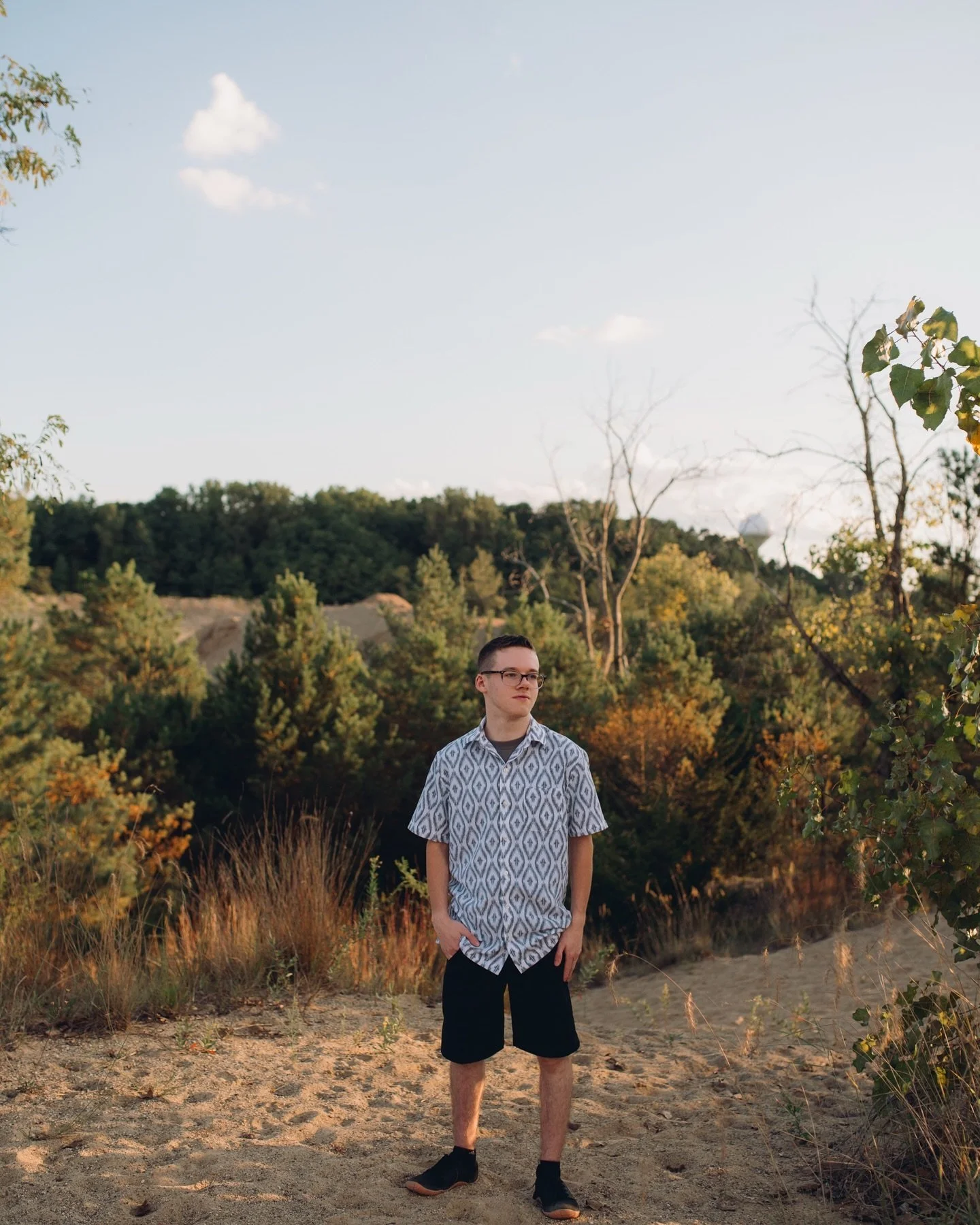 Senior sessions are always such a joy, especially when we get to mix those classic smiles Mom loves and moments that truly reflect who they are. 🎣 This session was the perfect blend of both! I loved capturing Brody doing something he enjoys most, be