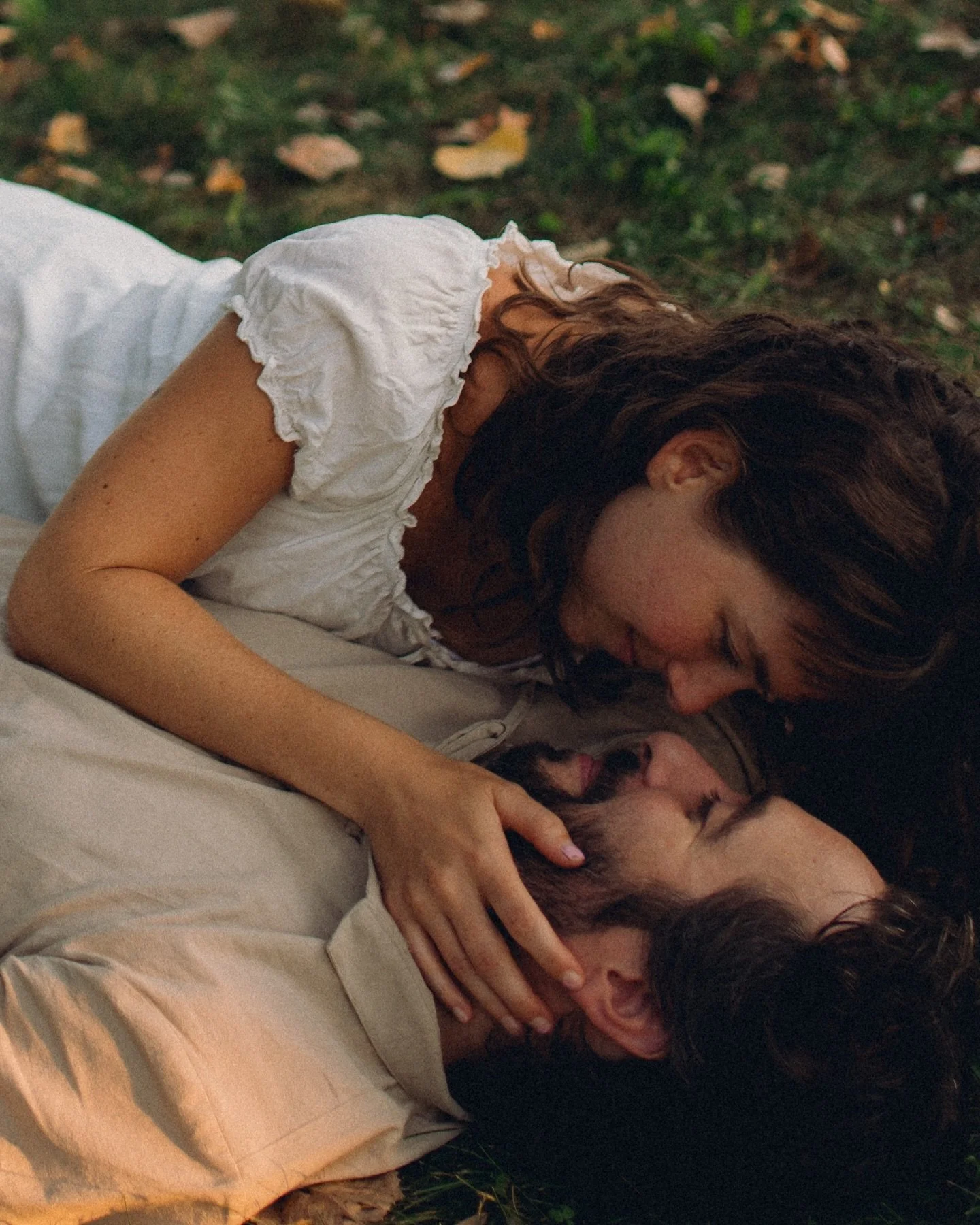 Once upon a summer, inspired by Tuck Everlasting Pt.1. She is the magic, the keeper of youth, the quiet pull toward a love that never fades. This session reminded me how much freedom there is in play, in following the whimsy. Emotive storytelling is 