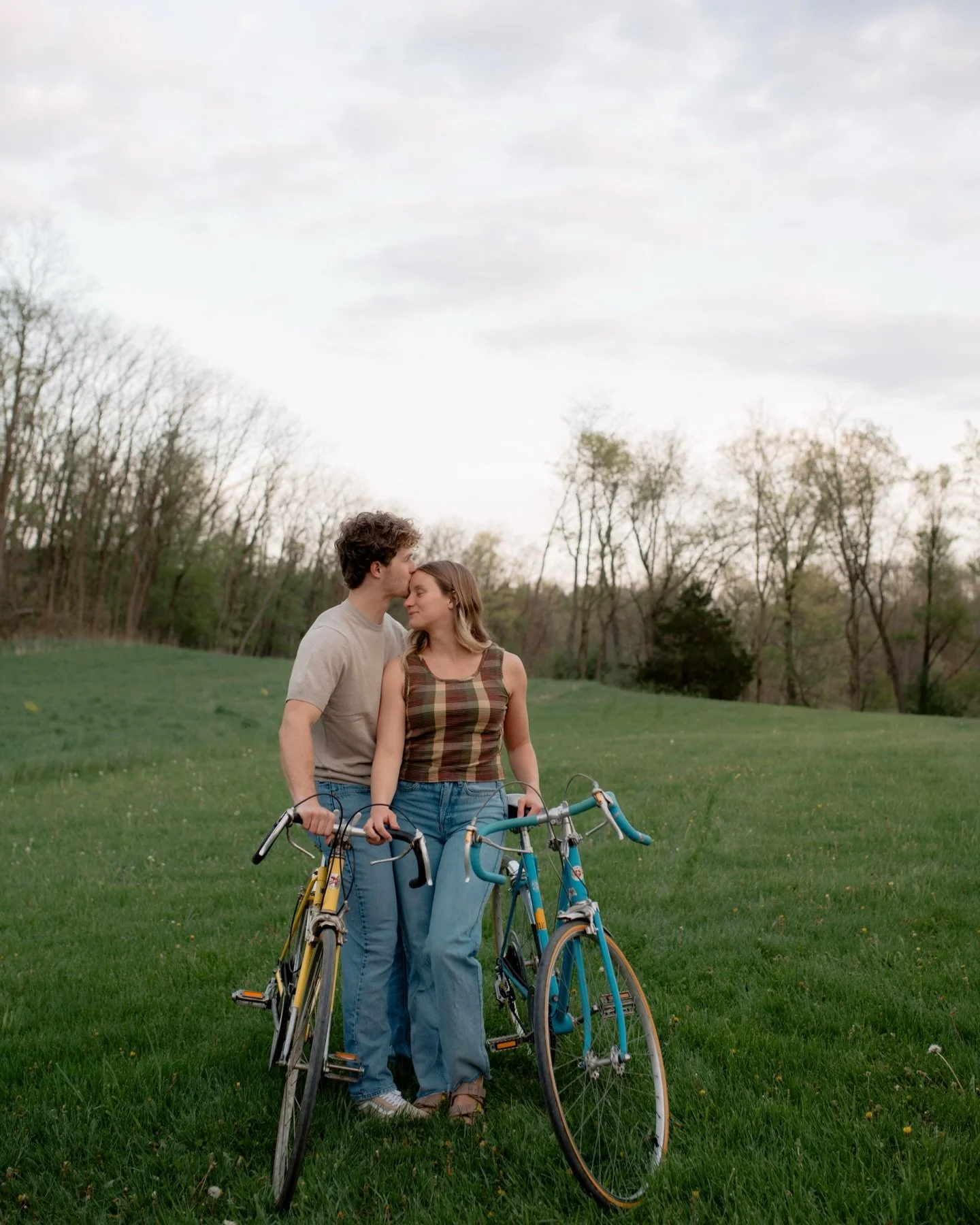 I&rsquo;m getting excited for all the sessions ahead this season, so I&rsquo;m throwing it back to this styled shoot from last spring!

There&rsquo;s something so fun about stepping outside the usual &amp; creating just for the sake of it. Not to men