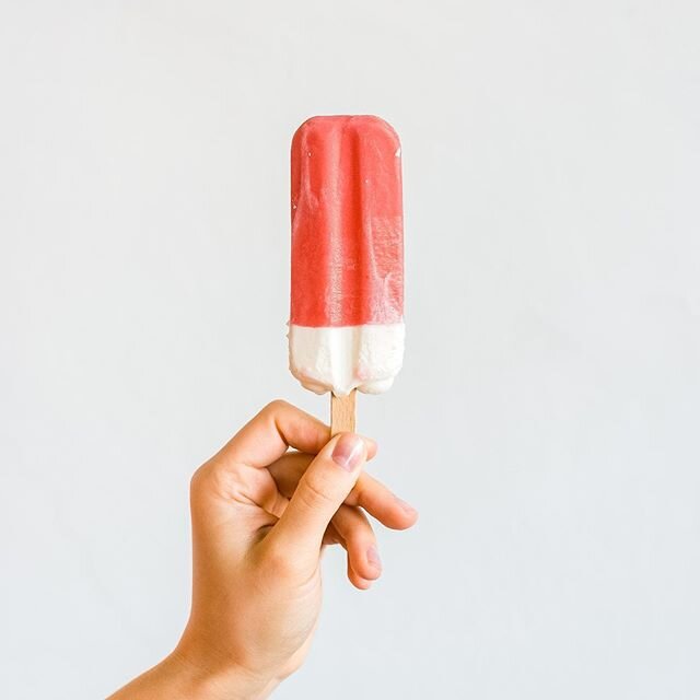 Blogue ♡ |
Il annonce encore tr&egrave;s chaud pour les prochains jours. Si tu es &agrave; la recherche de fra&icirc;cheur, je t&rsquo;invite &agrave; d&eacute;couvrir mes 3 recettes coup de c&oelig;ur de Popsicles sur mon blogue. De vrais bonheurs e