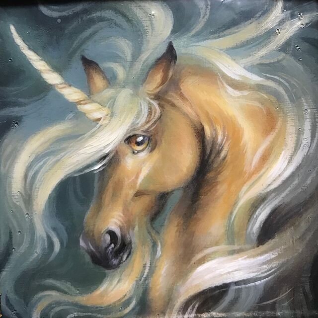 Junicorn mini painting &ldquo;Golden&rdquo; 4x4 inch acrylic on birch panel. .
.
.
#junciorn #unicornartwork #palomino #palominohorse #golden #goldenunicorn #magik  #halfarabian #quarterhorsesofinstagram #palominopony #poniesofinstagram #horsey #unic