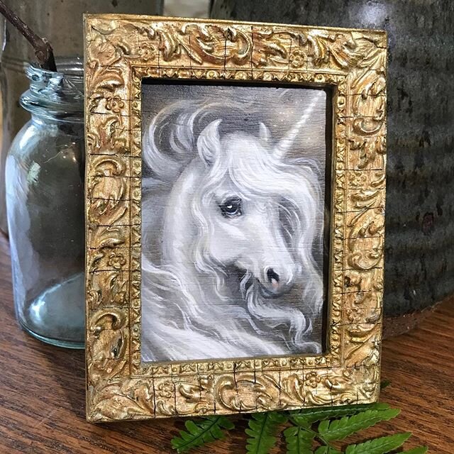 Mini unicorn painting &ldquo;Frost&rdquo; for Junicorn art challenge. 2.5x3.5 inches framed. Available on my website shop. .
.
.
#junicorn #unicorn #magicalhorses #horseart #unicornlove #unicorns🦄 #unicornartist #unicornartwork #unciornart #faerywoo