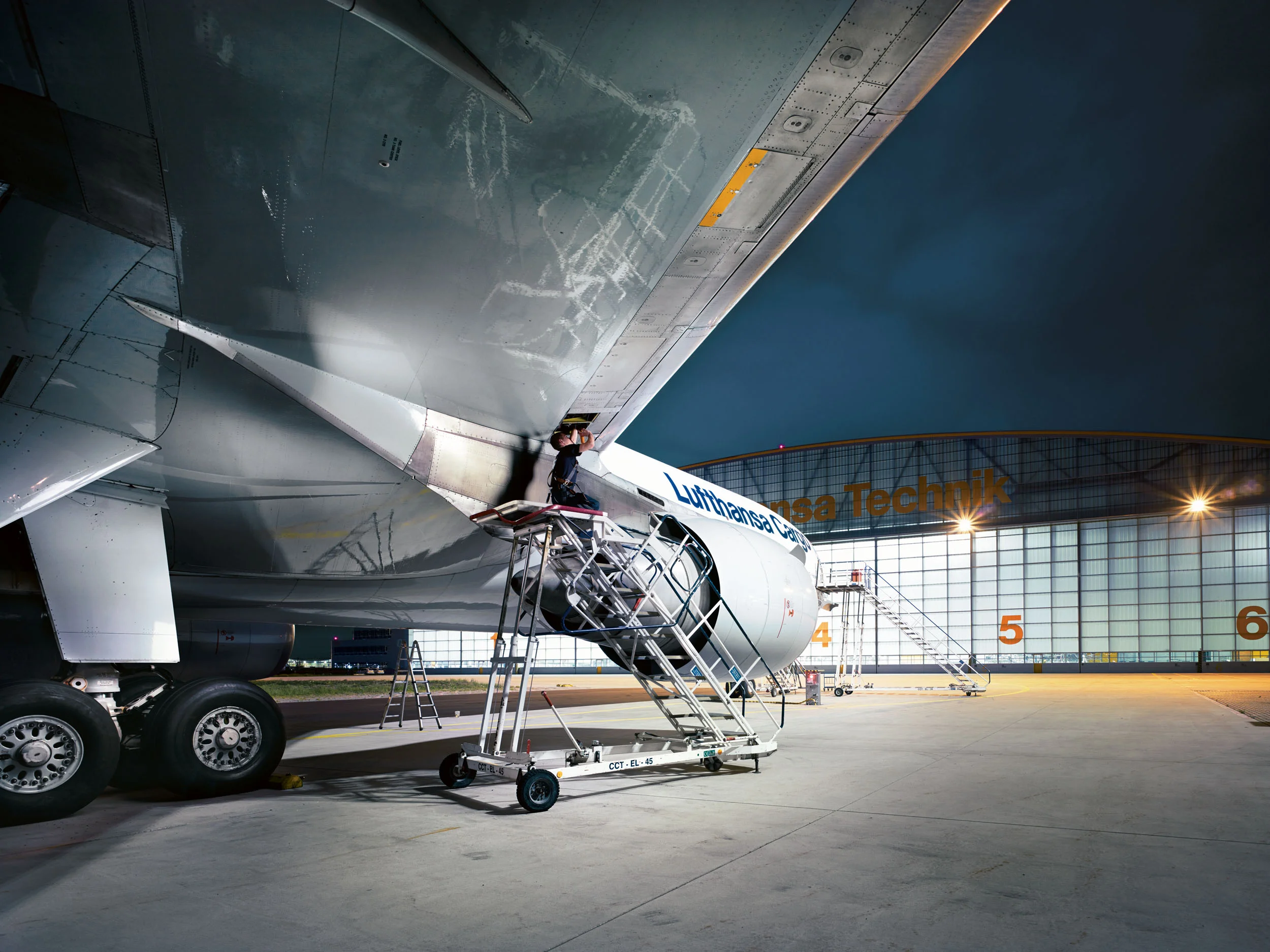 SimonWegenerFotografie_Lufthansa_Cargo_MD11_05.jpg