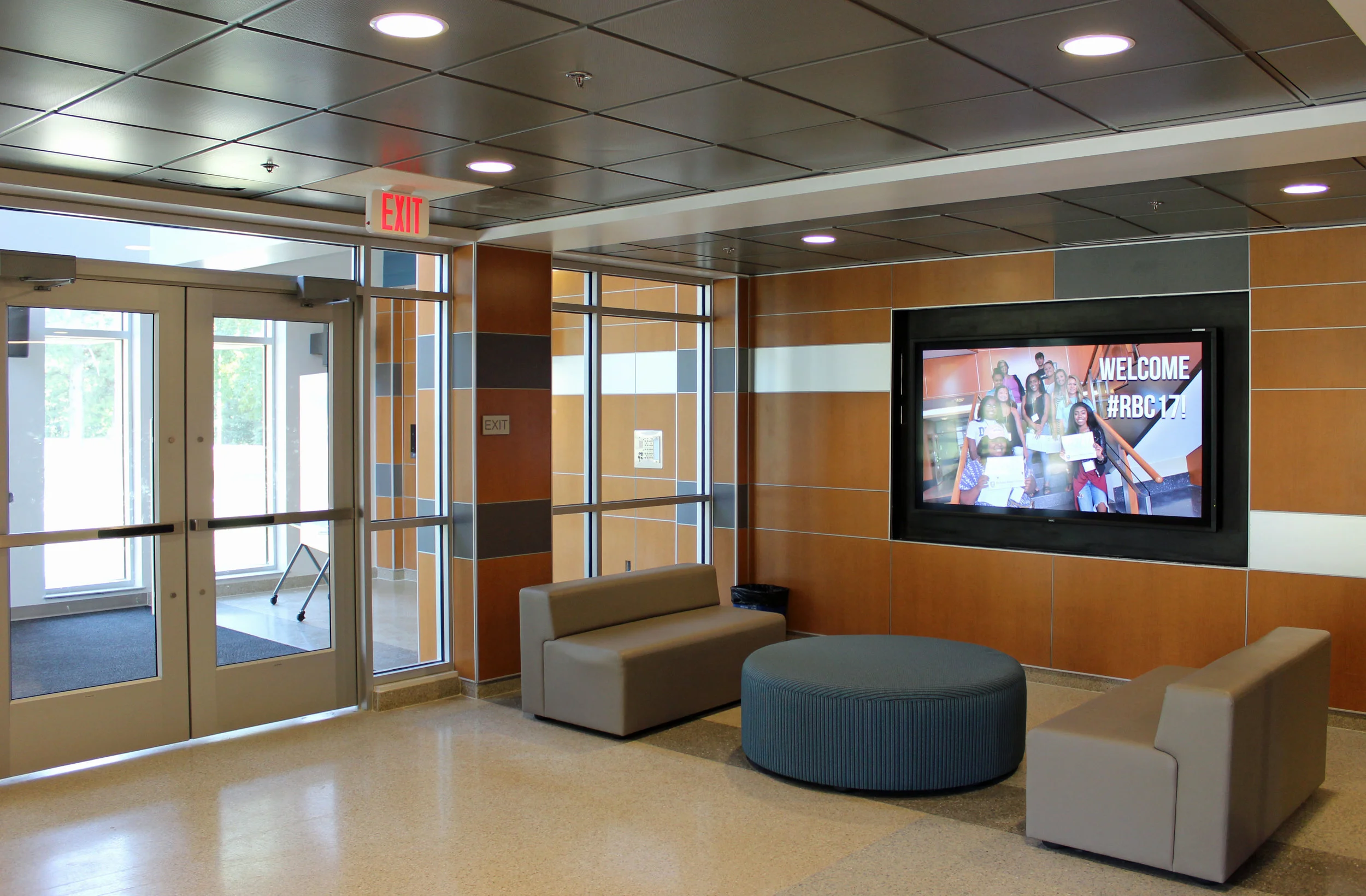 Lounge_8-25-15.jpg