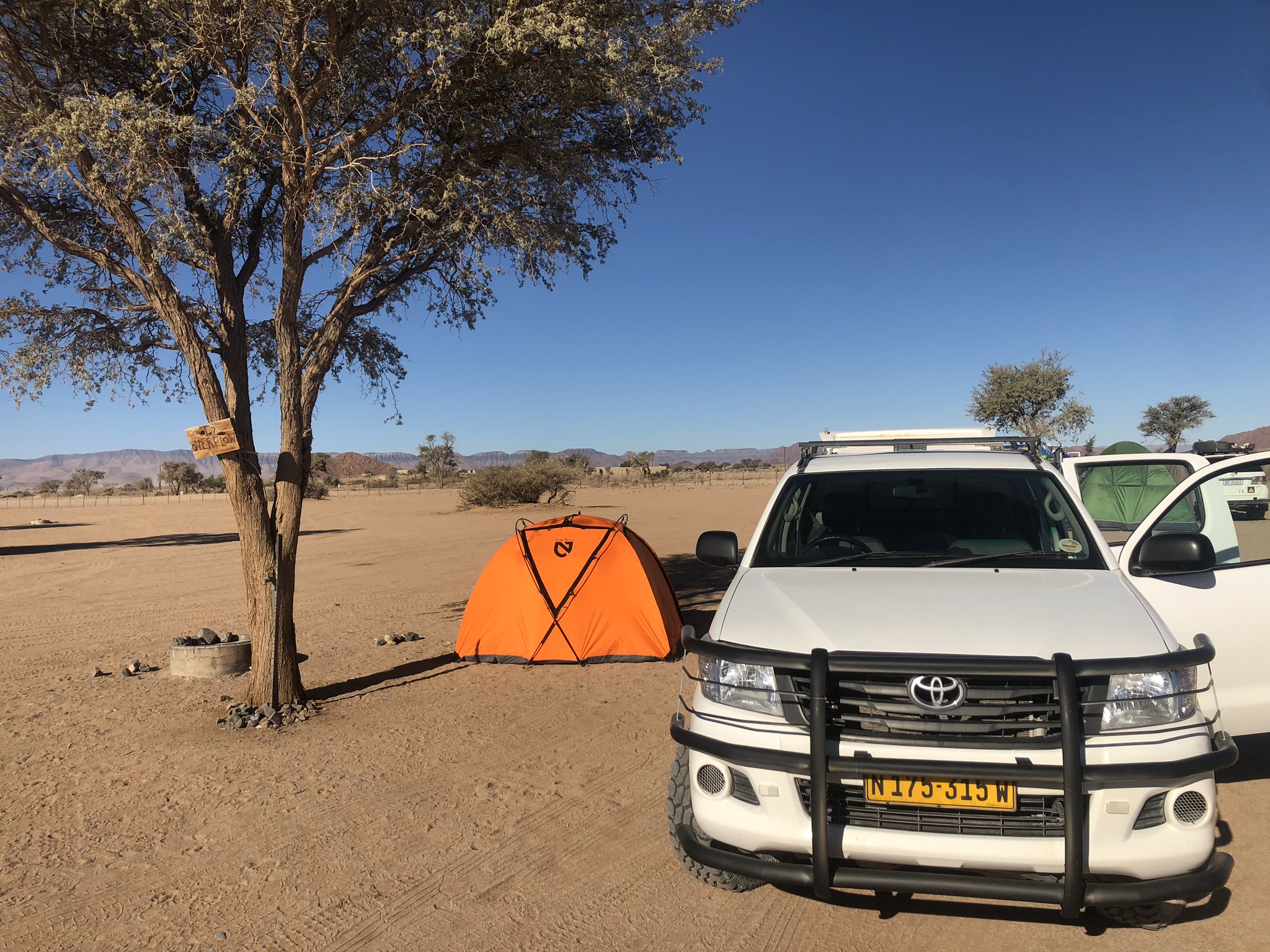  Our trusty rented 4x4 for a week, Toyota Hilux 