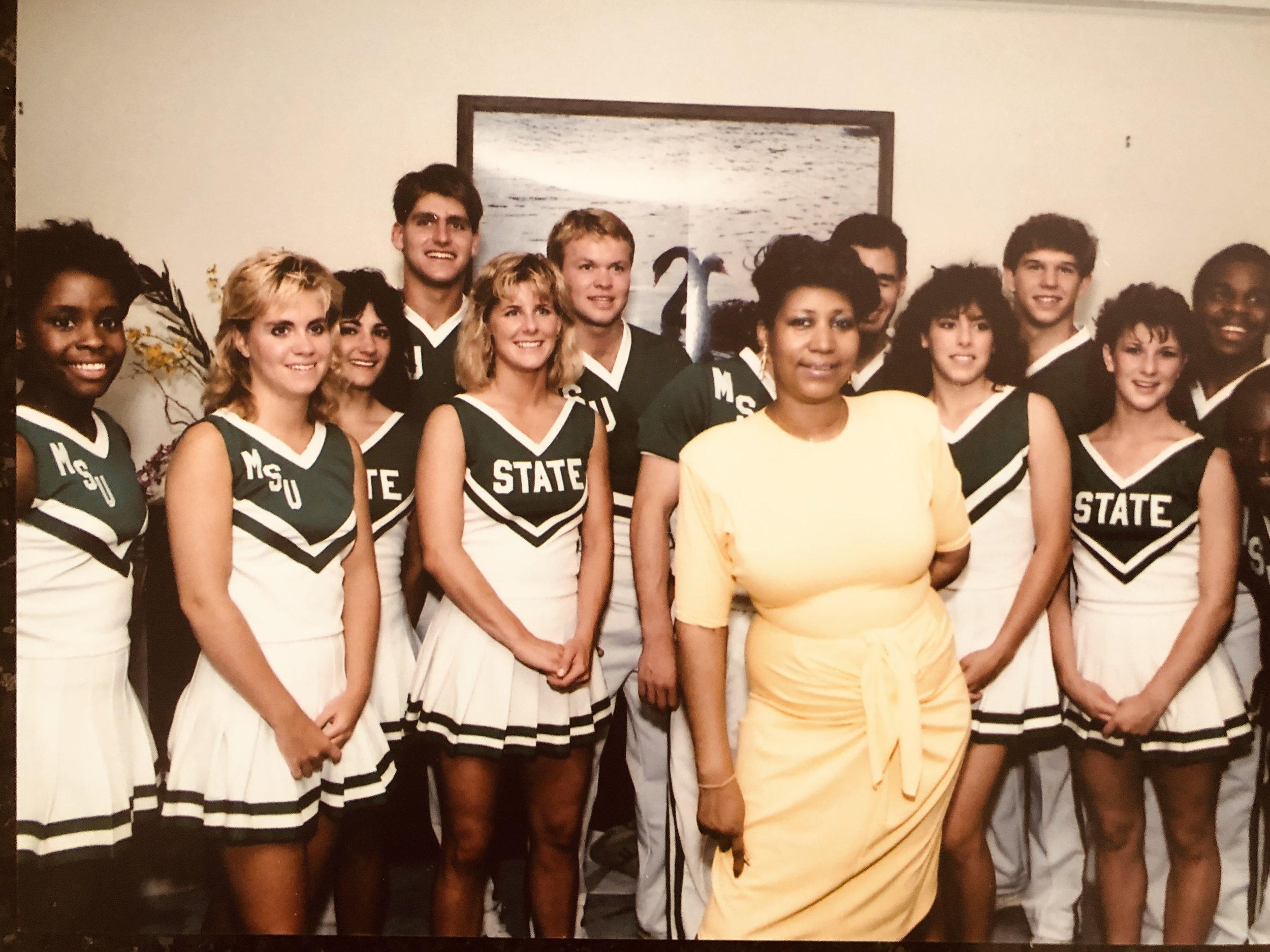  Aretha surprised her son Teddy at his college graduation party by inviting the entire Michigan State University cheerleading squad to their home! 