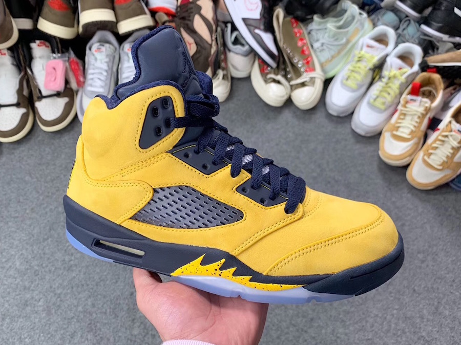 NIKE AIR JORDAN 5 MICHIGAN