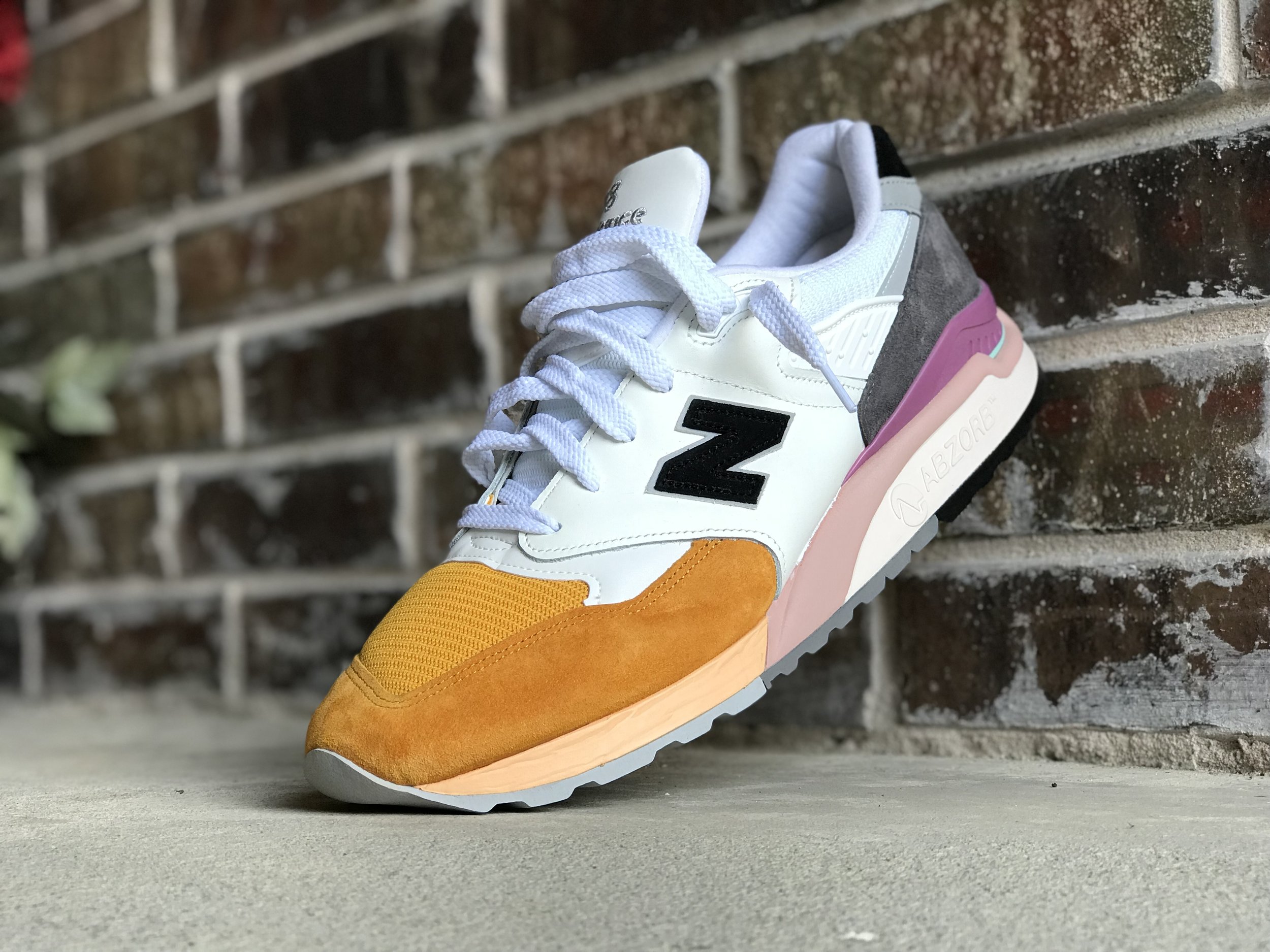 weight of new balance 998