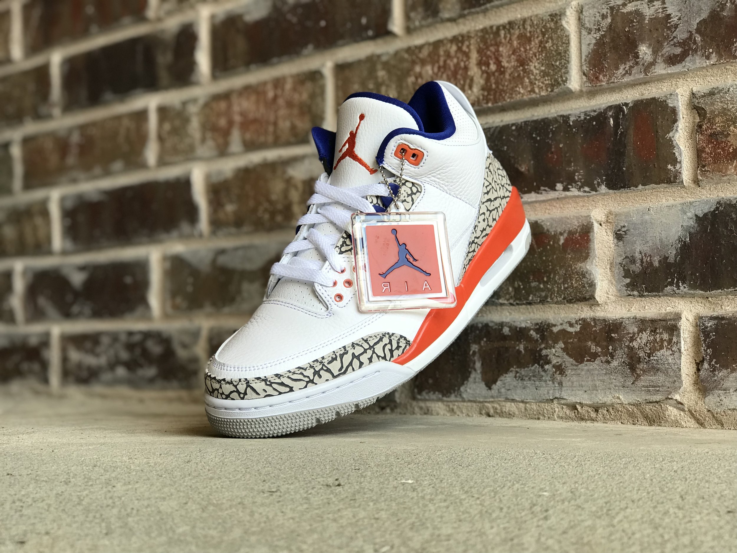 jordan 3 knicks on feet