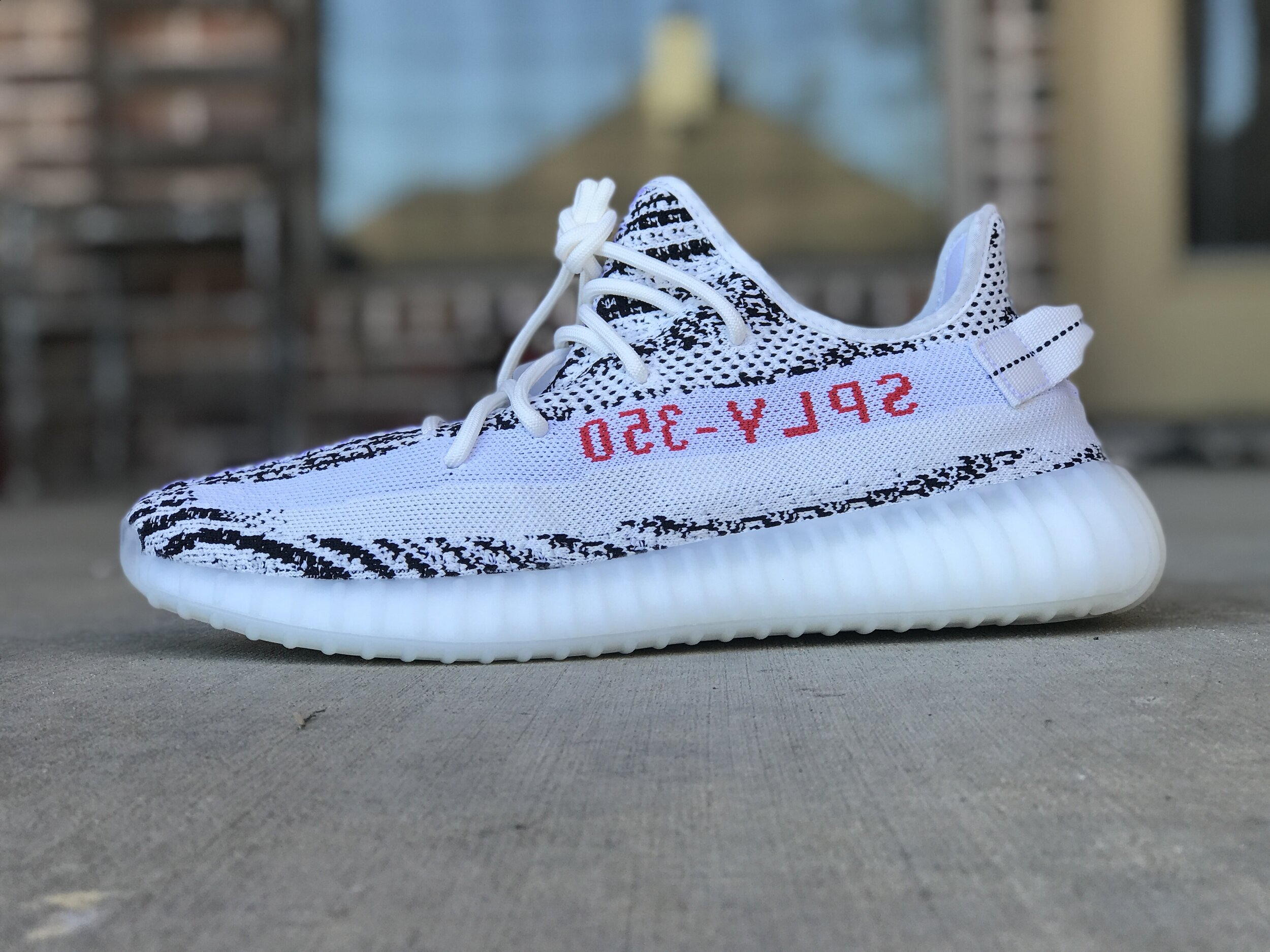 【US9.5】yeezy boost 350v2 zebra