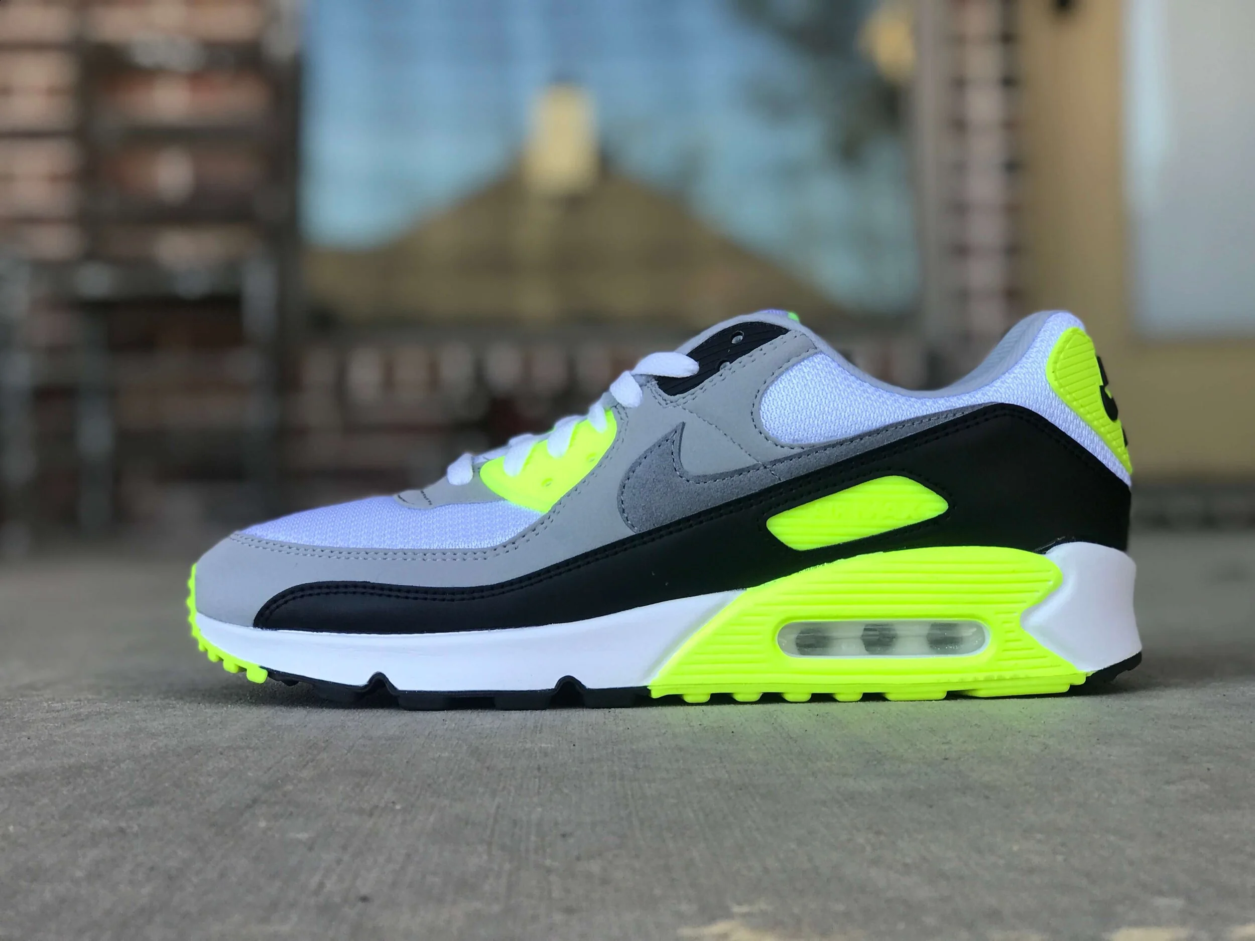 nike air max 90 white volt