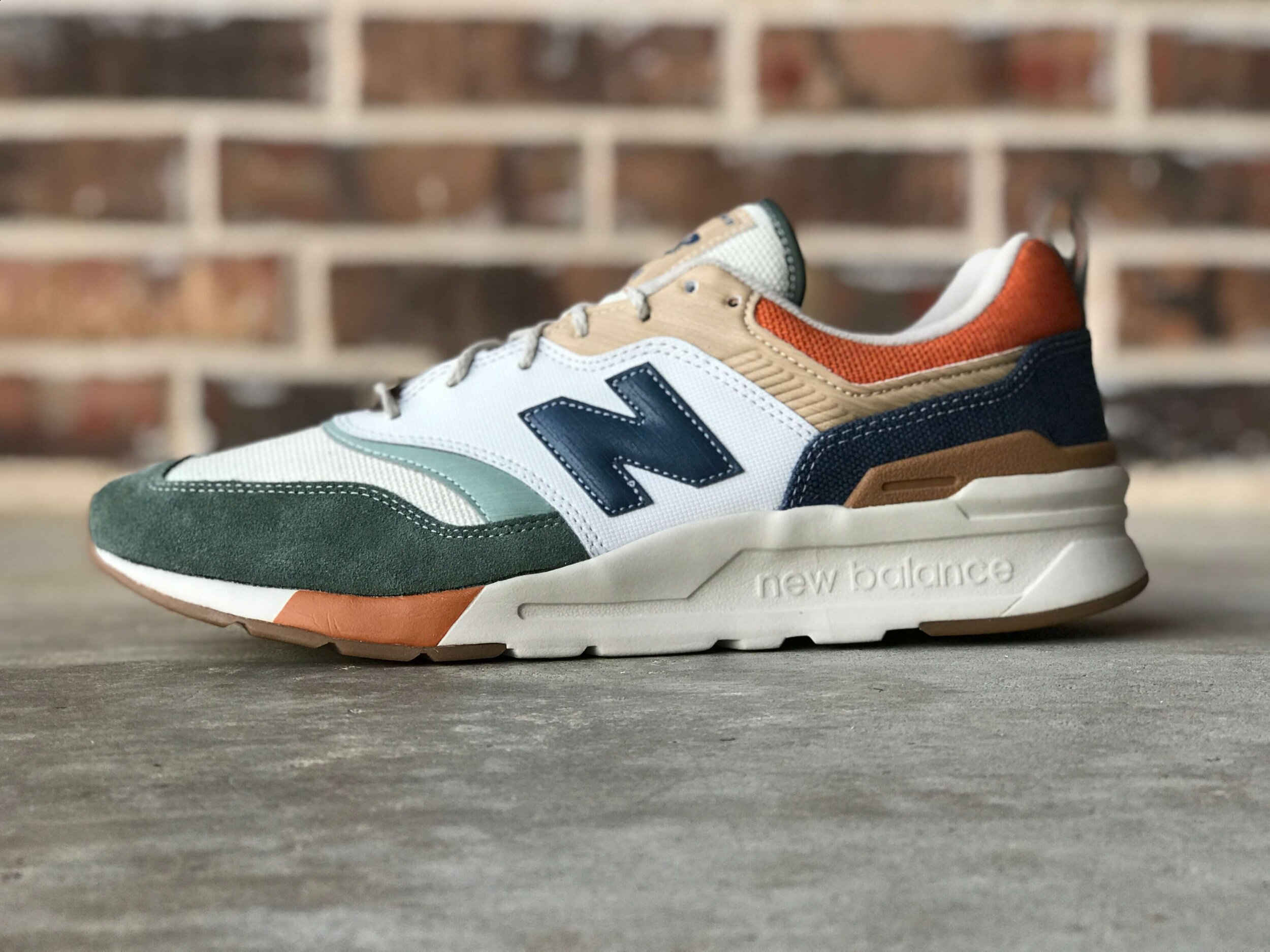 A Detailed Look At the New Balance 997H  منى
