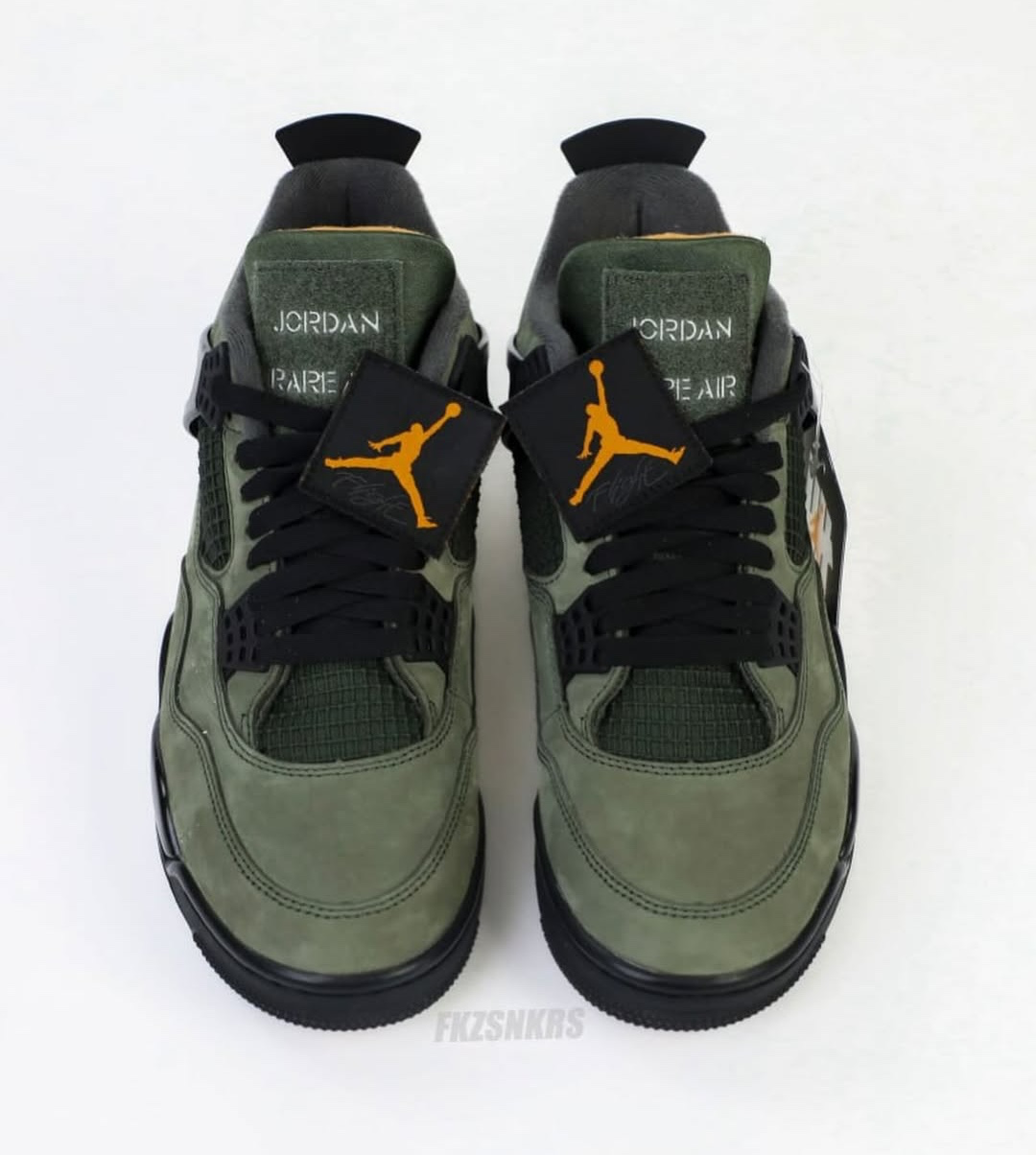 Undefeated-Air-Jordan-4-2025-Deep-Green-Clementine-IB1519-200-2.png