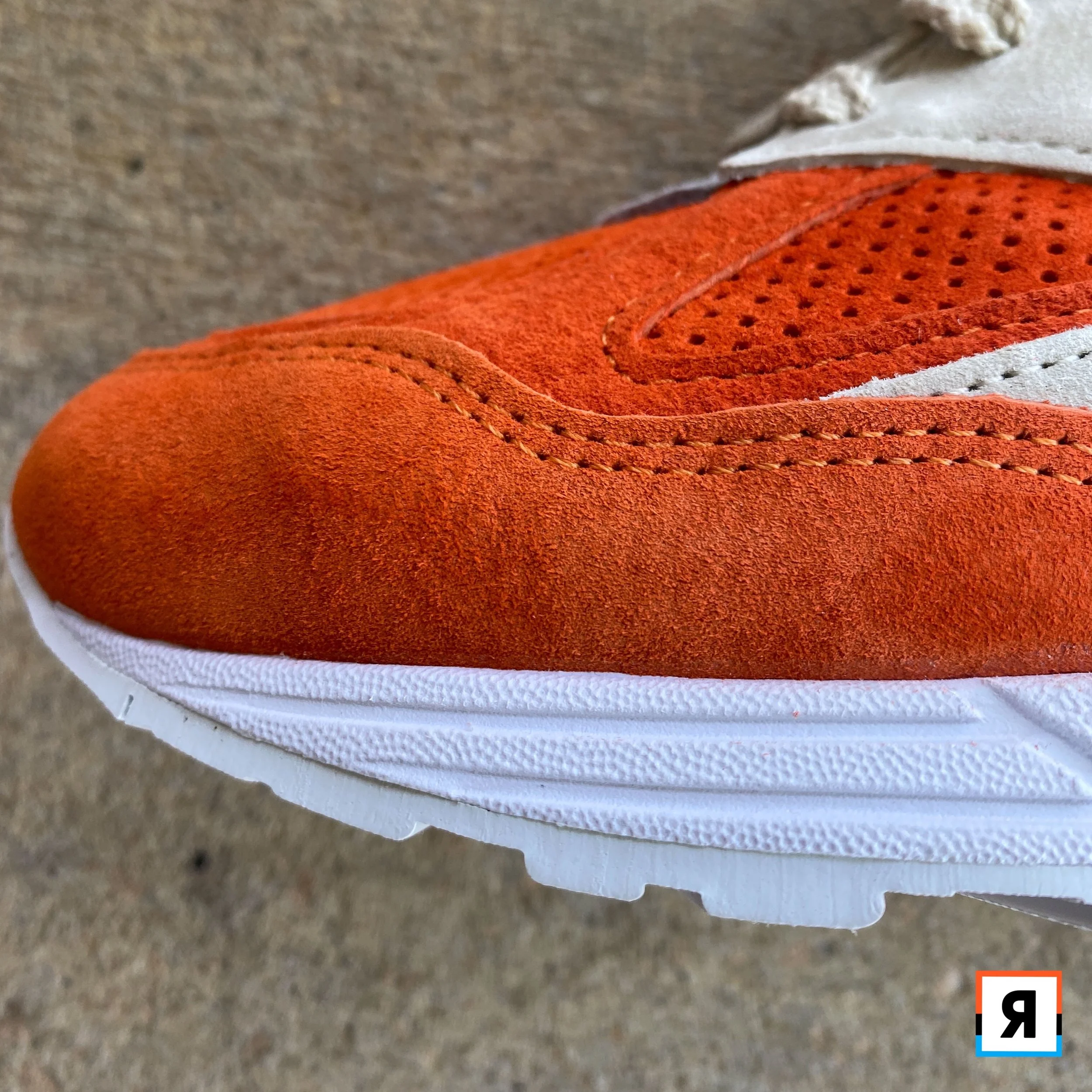 Kith x New Balance 990v2 "Cyclades" (M990KC2) [Detailed Review] The