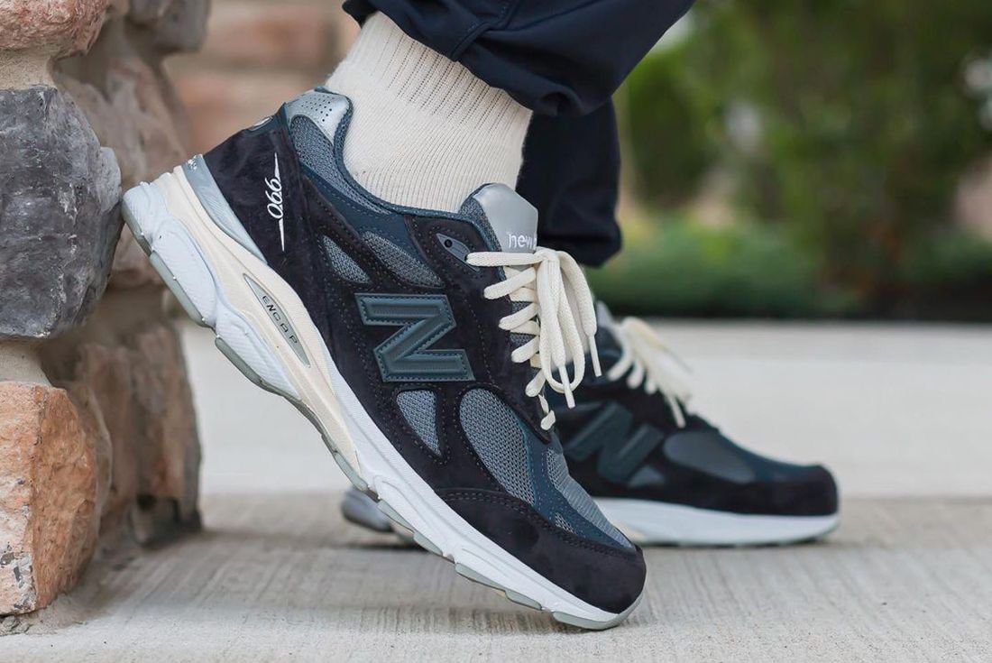 How Does The New Balance 990v3 Fit? | [Easy Sizing Guide] | The Retro ...