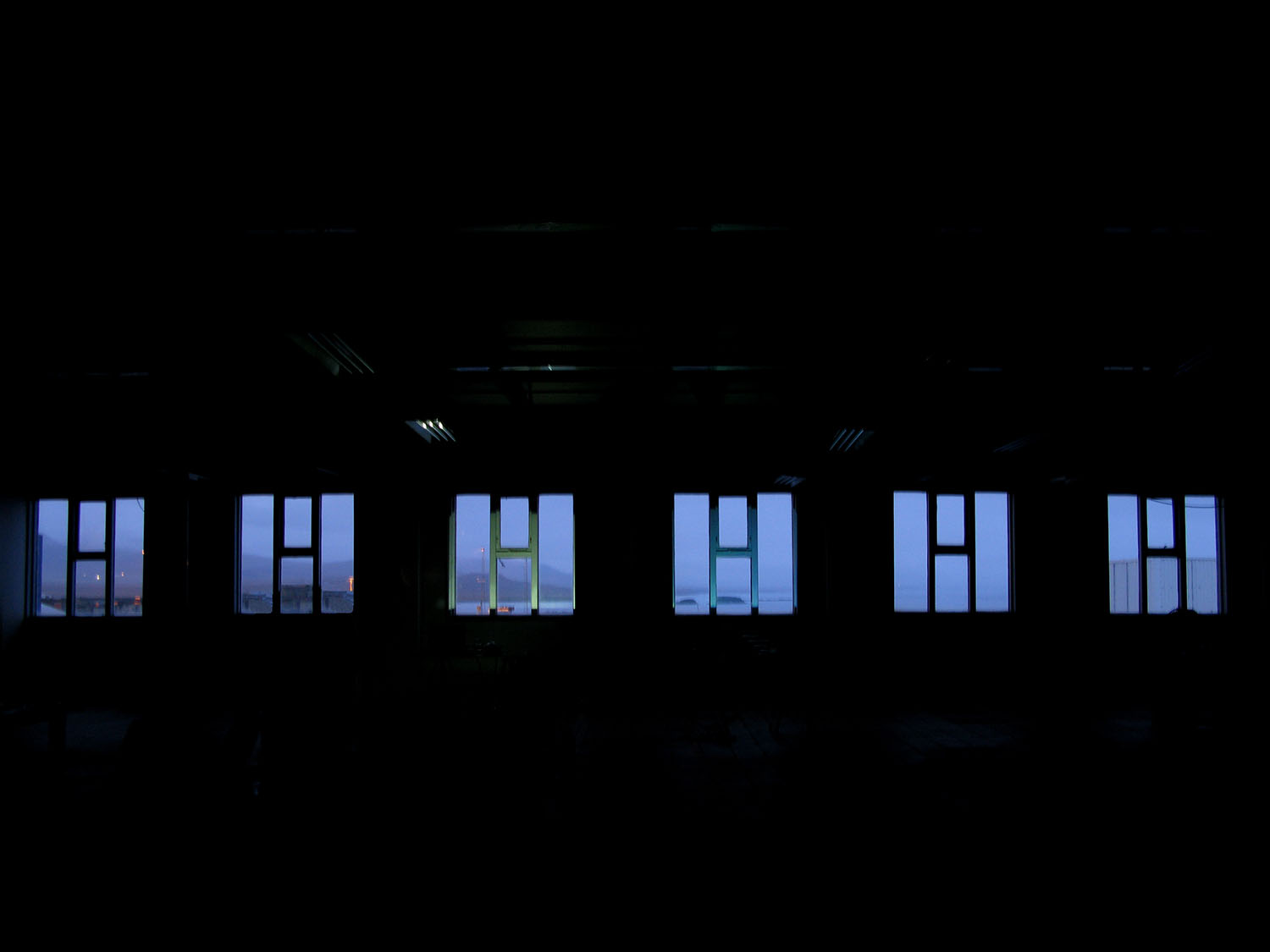 03-No_One_Receiving_Iceland_installation.jpg