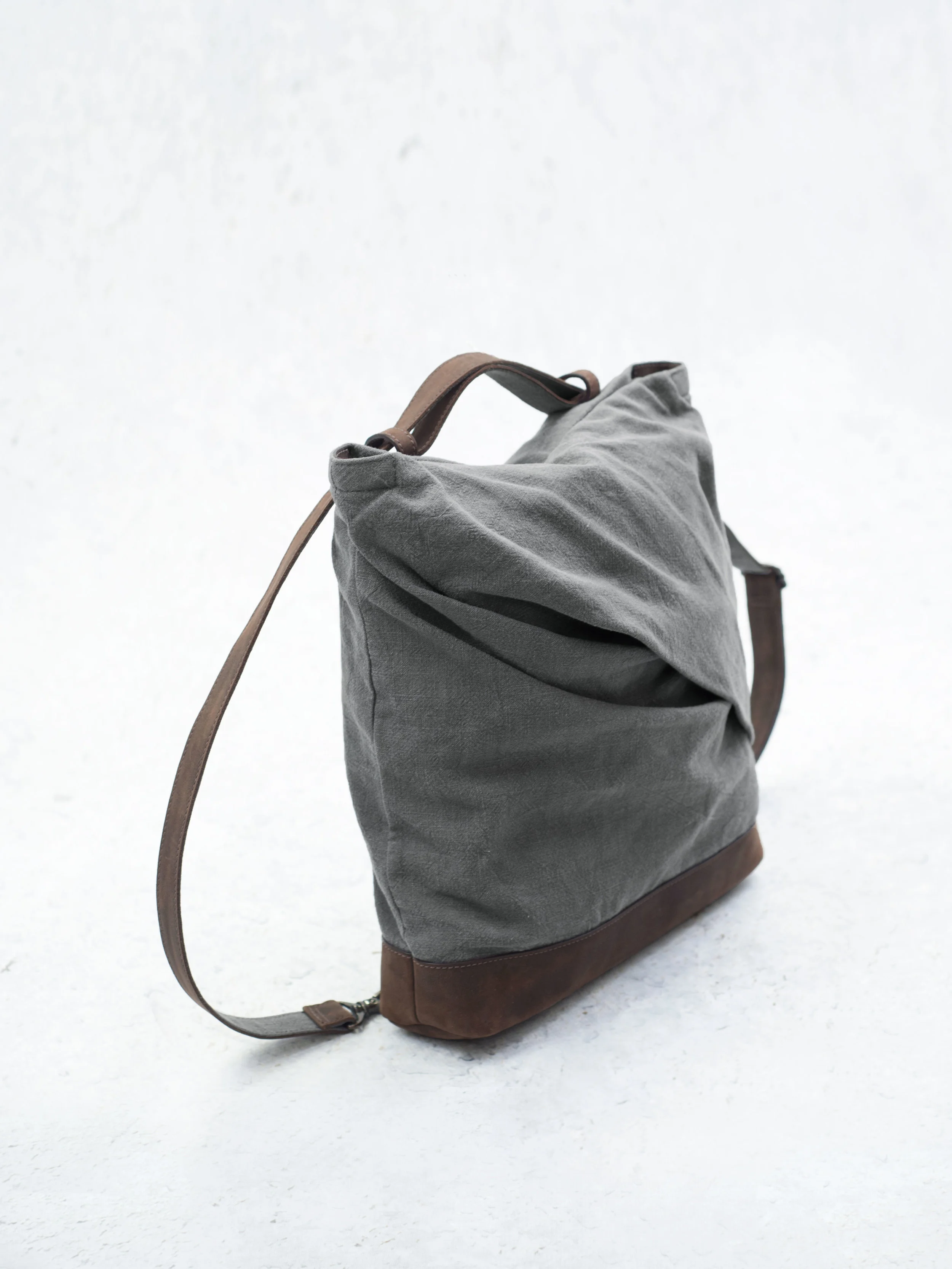 asum-reve-sm-side-charcoal-web.jpg
