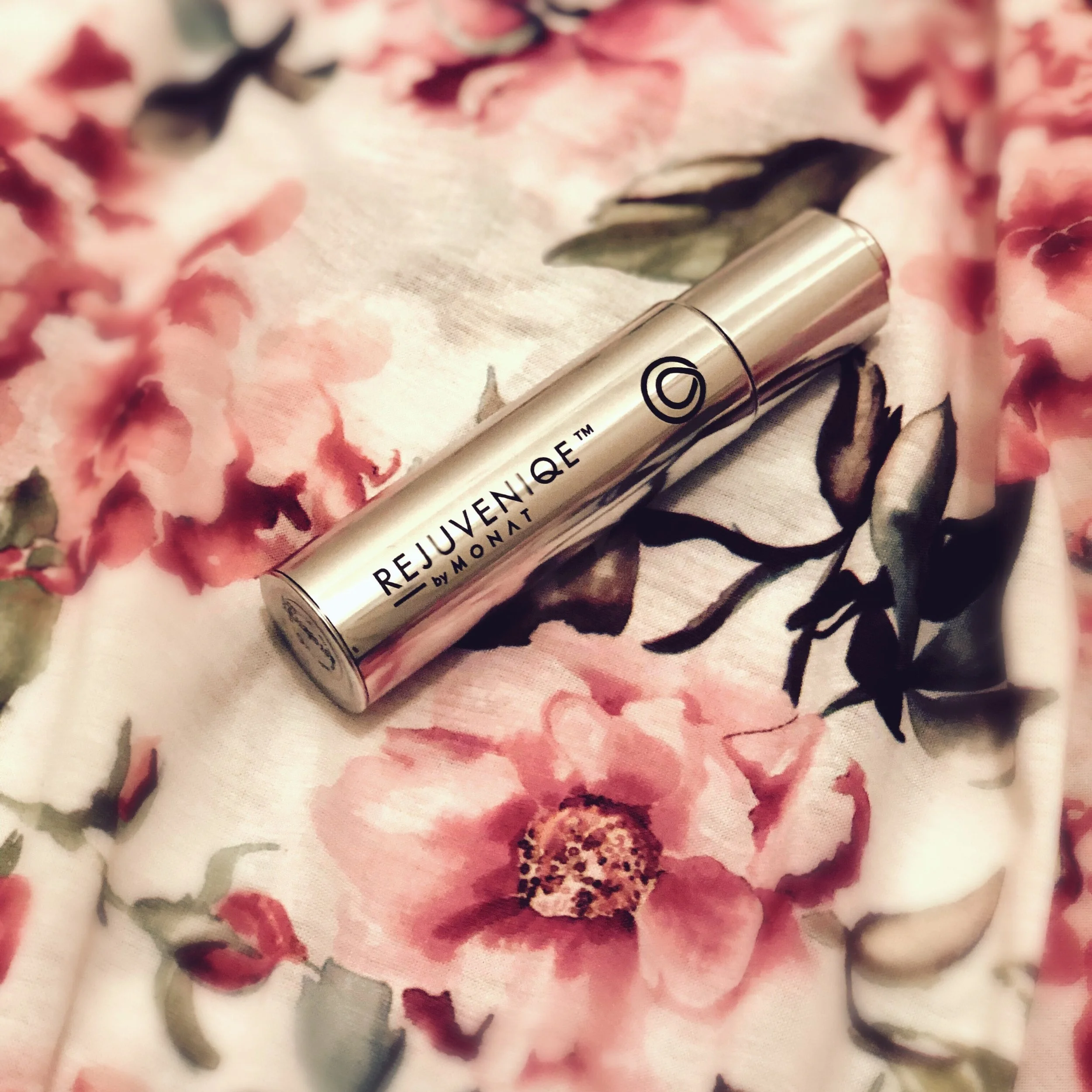 Why you need Rejuveniqe Oil in your life — Strictly Blonde