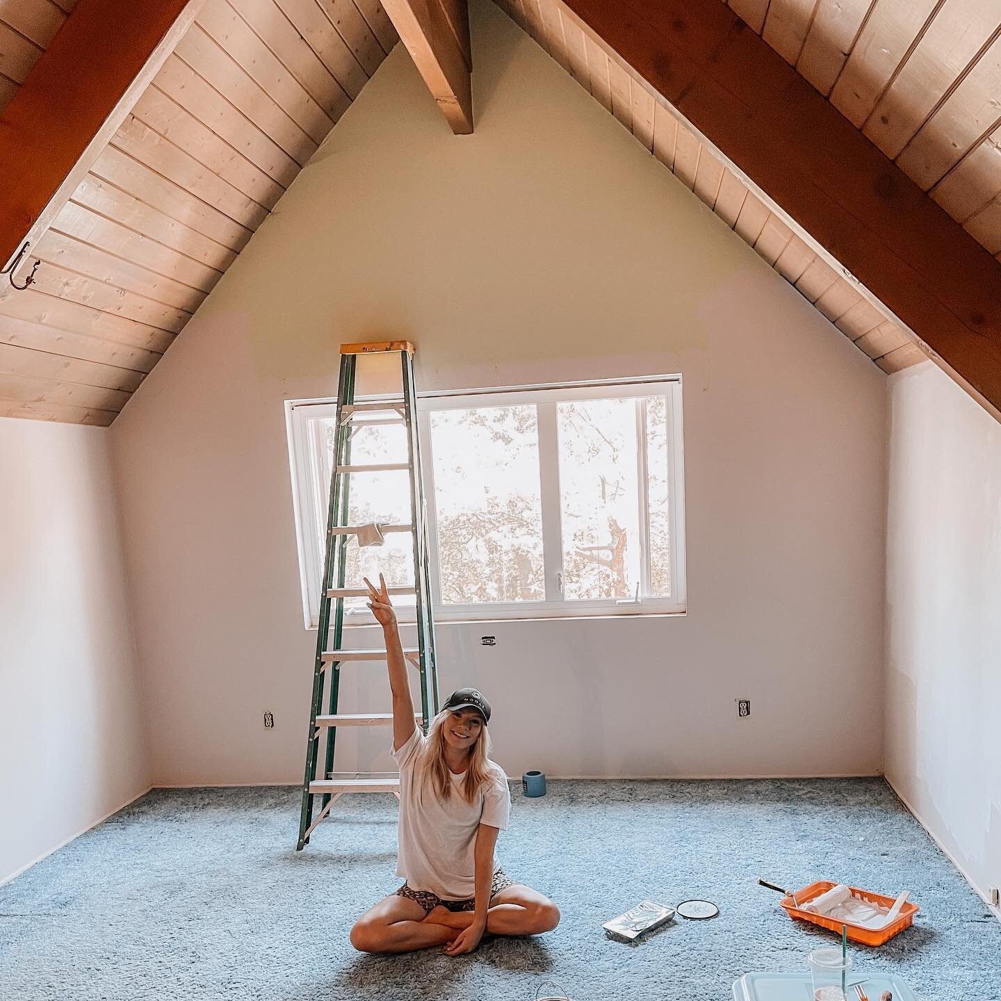 You can call me Alexa the renovator 🔨🧰
Lots of changes are occurring in life right now including renovating my childhood home! Never did I think at 25 I would be retried from my 9-5 and renovating a home I&rsquo;ve always dreamt of redoing!

Here&r