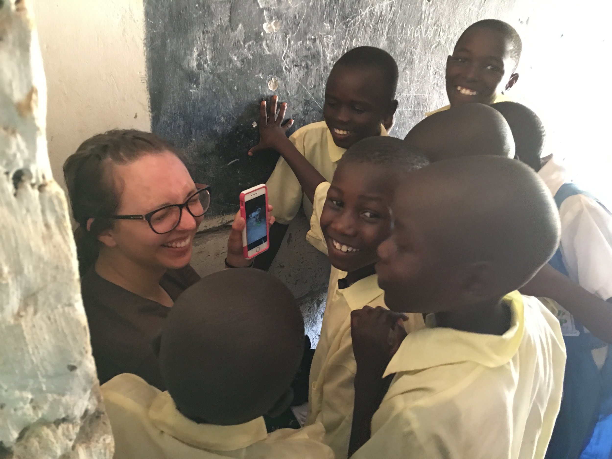  Natalie showed the students a picture of her dog, Cooper. HIP's students had never seen such a small dog so they thought it was a "Paka" or "cat". 