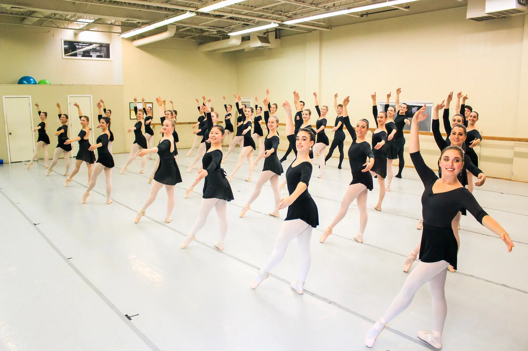trainee-class-tendu.jpg