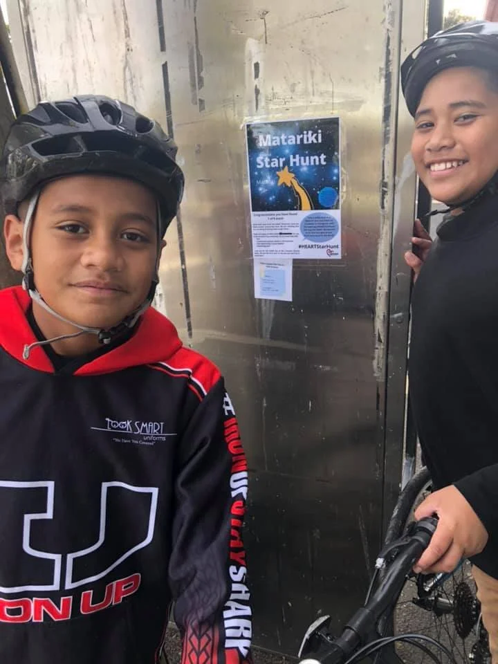 Soane Savieti and Peter Raea had a great time finding a set of 9 stars!