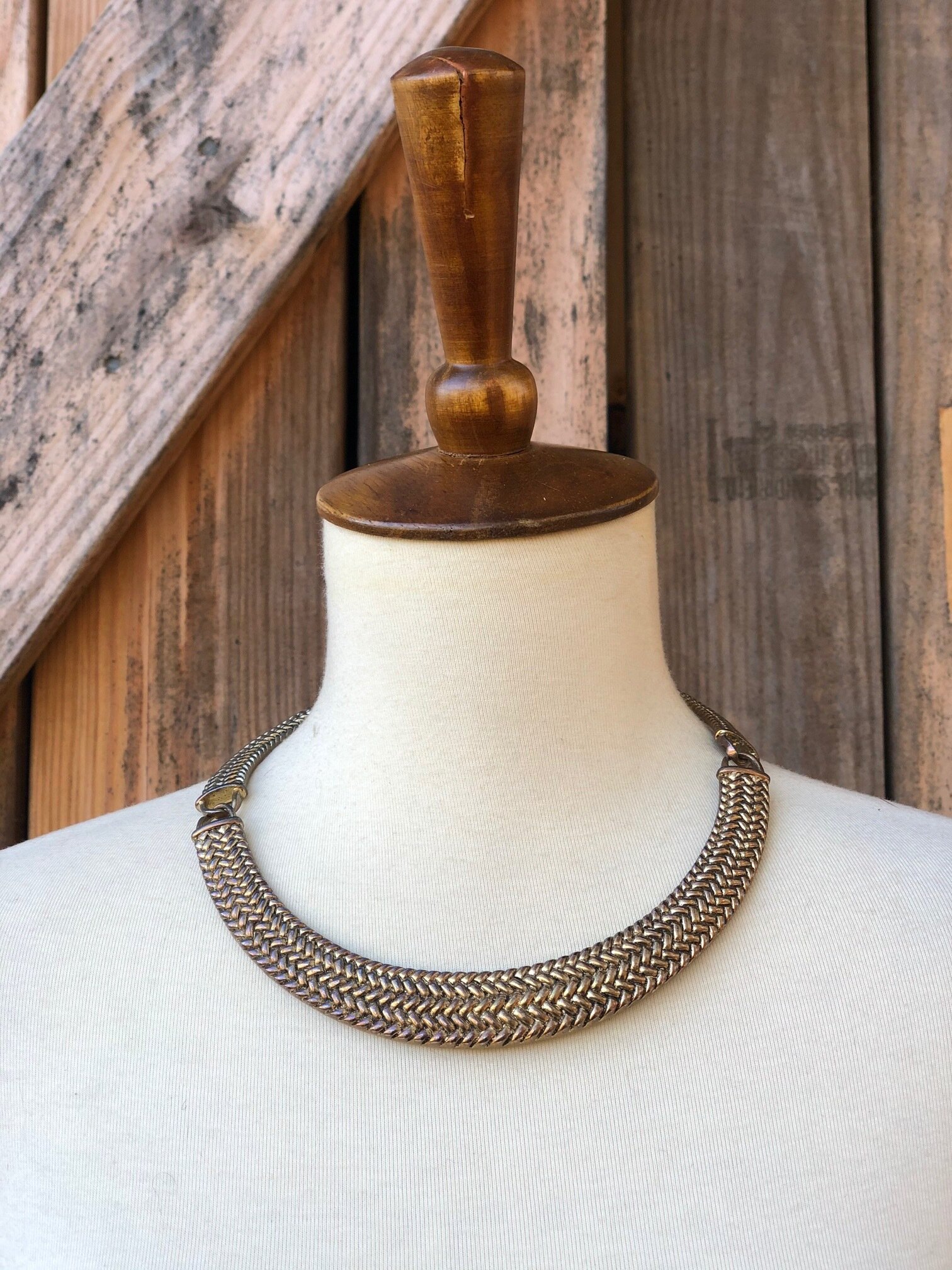Textured Vintage Collar