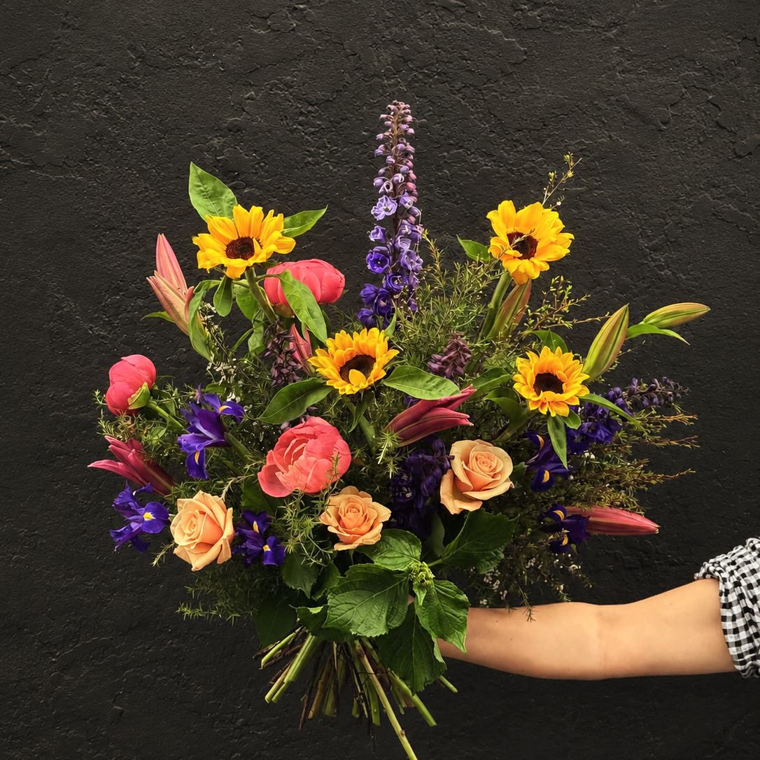 RAUMATI BOUQUET - BRIGHT VIBRANT SHADES.
