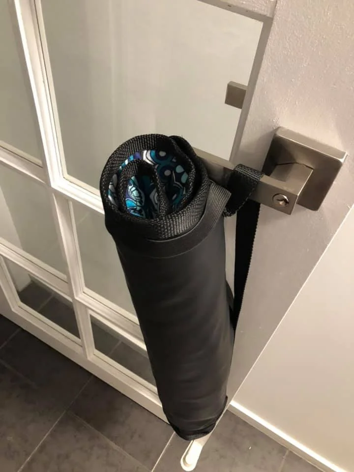 The Shoulder Strap doubles as an “easy-hang” device!