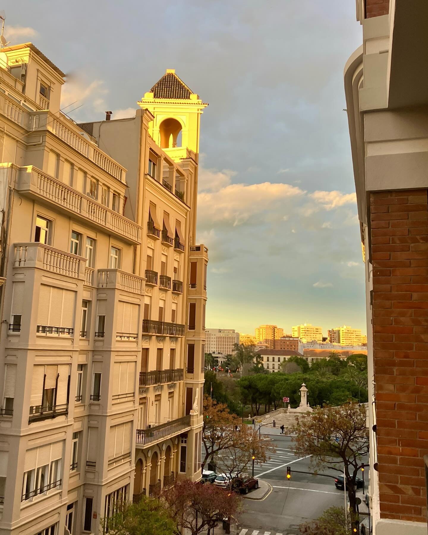 Tonight&rsquo;s view. #valencia #valenciaspain #anamericaninvalencia #expatlife #sunsetporn