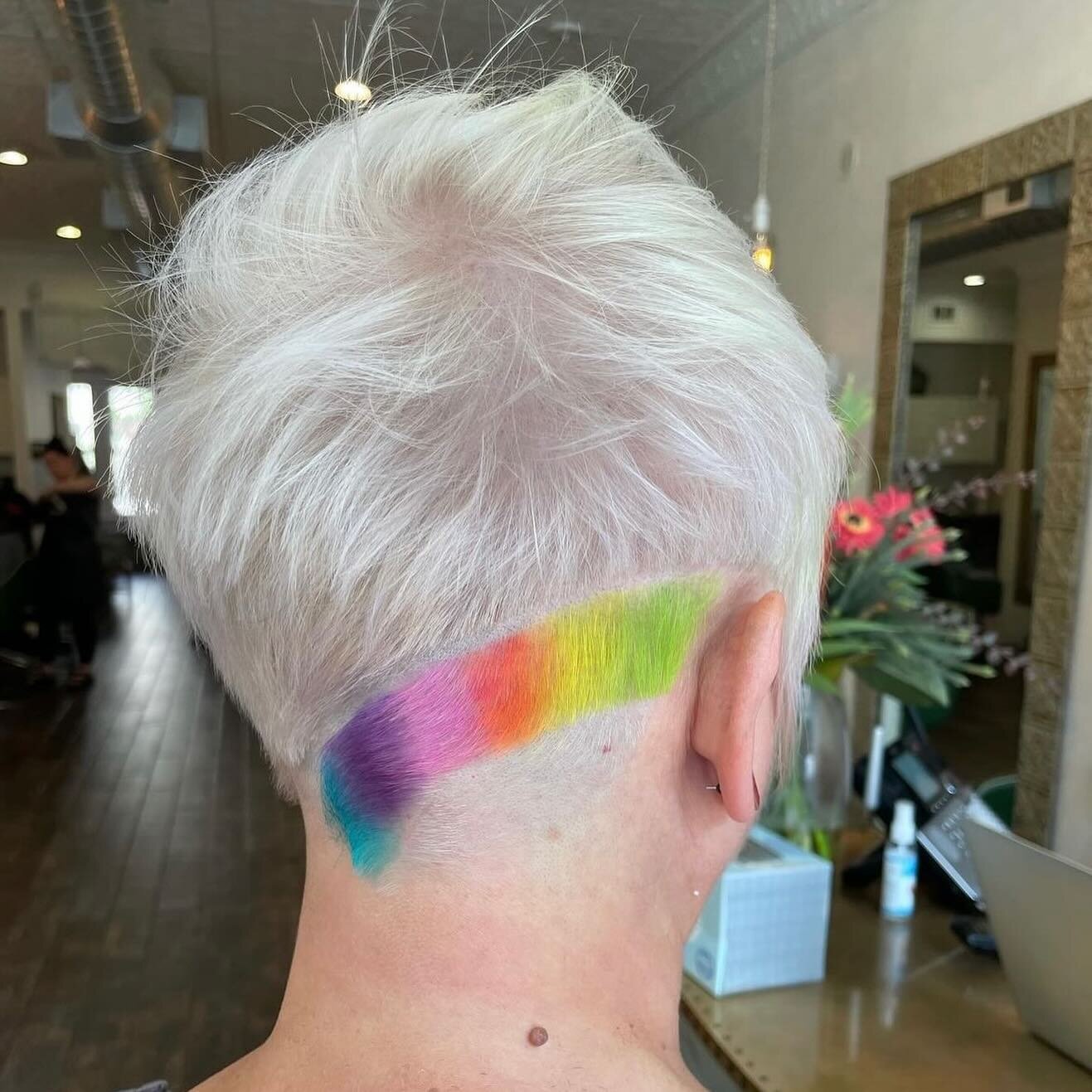 Life&rsquo;s too short for boring hair! 🌈✂️ Let&rsquo;s turn those locks into a vibrant masterpiece. Embrace the boldness of sharp cuts and rainbow hues! 

Color &amp; Cut by Jasmine ✂️ @jasminep_hairstylist 

#hairsalon #rainbowhair #modernsalon #a