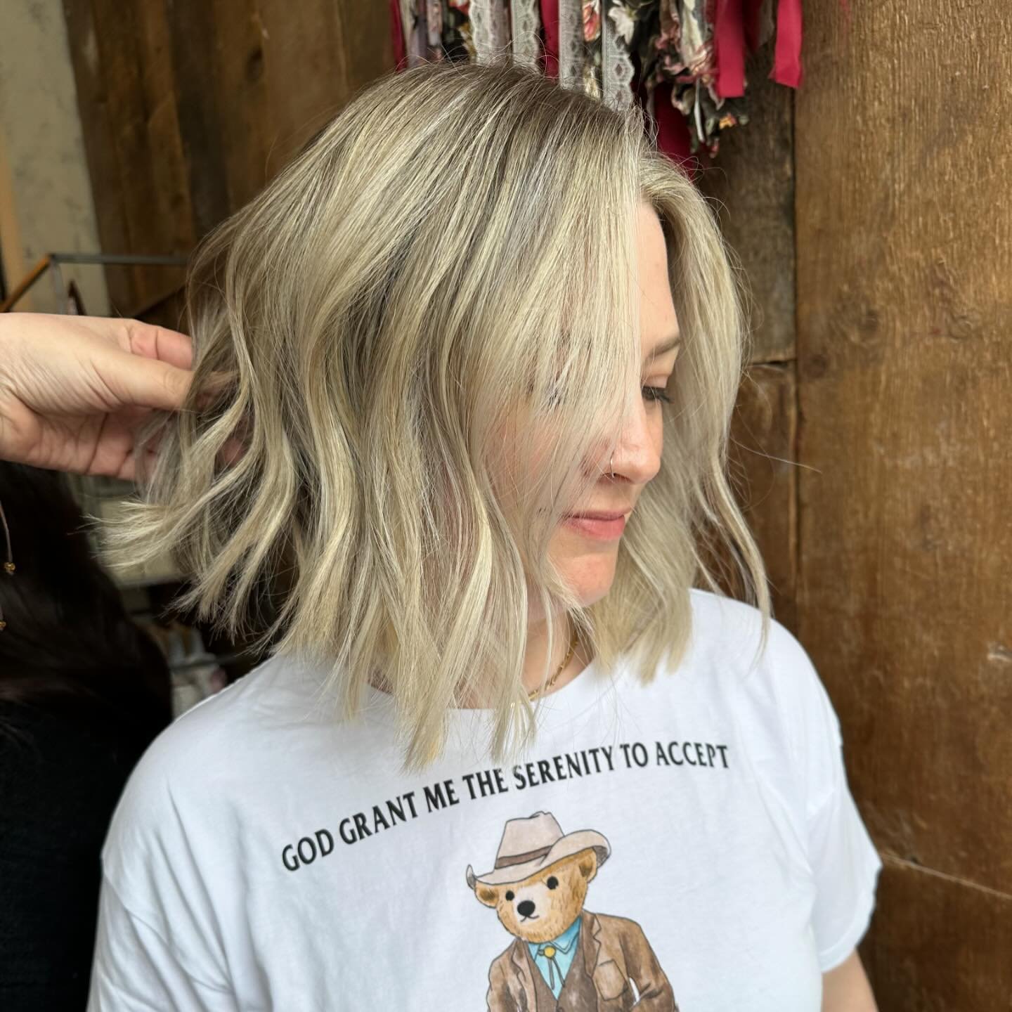 Starting off this Monday with a burst of sunshine! ☀️ From dull to dazzling, this brighter blonde and chic haircut combo is the perfect Monday motivation. Let&rsquo;s conquer the week with fabulous hair! 💇&zwj;♀️✨ Swipe to see her before!

Color &am