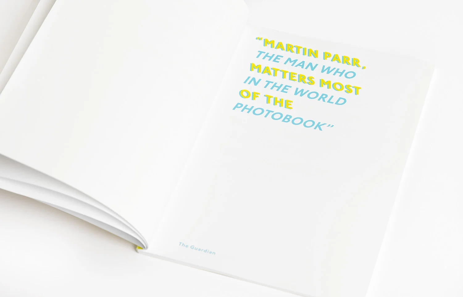 Martin_Parr_looking_at_books9.jpg