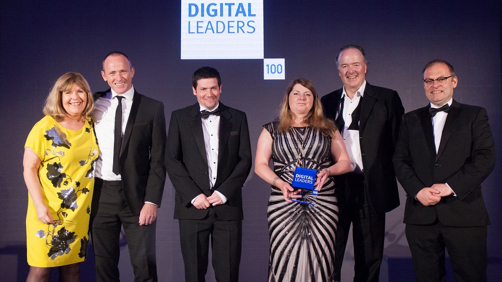 MYNI RECEIVING THE DIGITAL TEAM OF THE YEAR AWARD, 2018