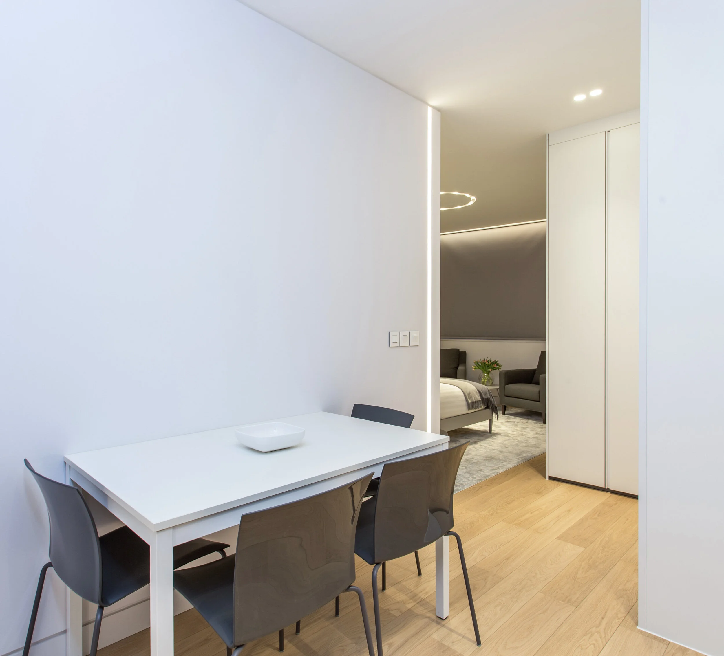 ambigramarchitects_BayhamPlacePh1_diningrm.jpg