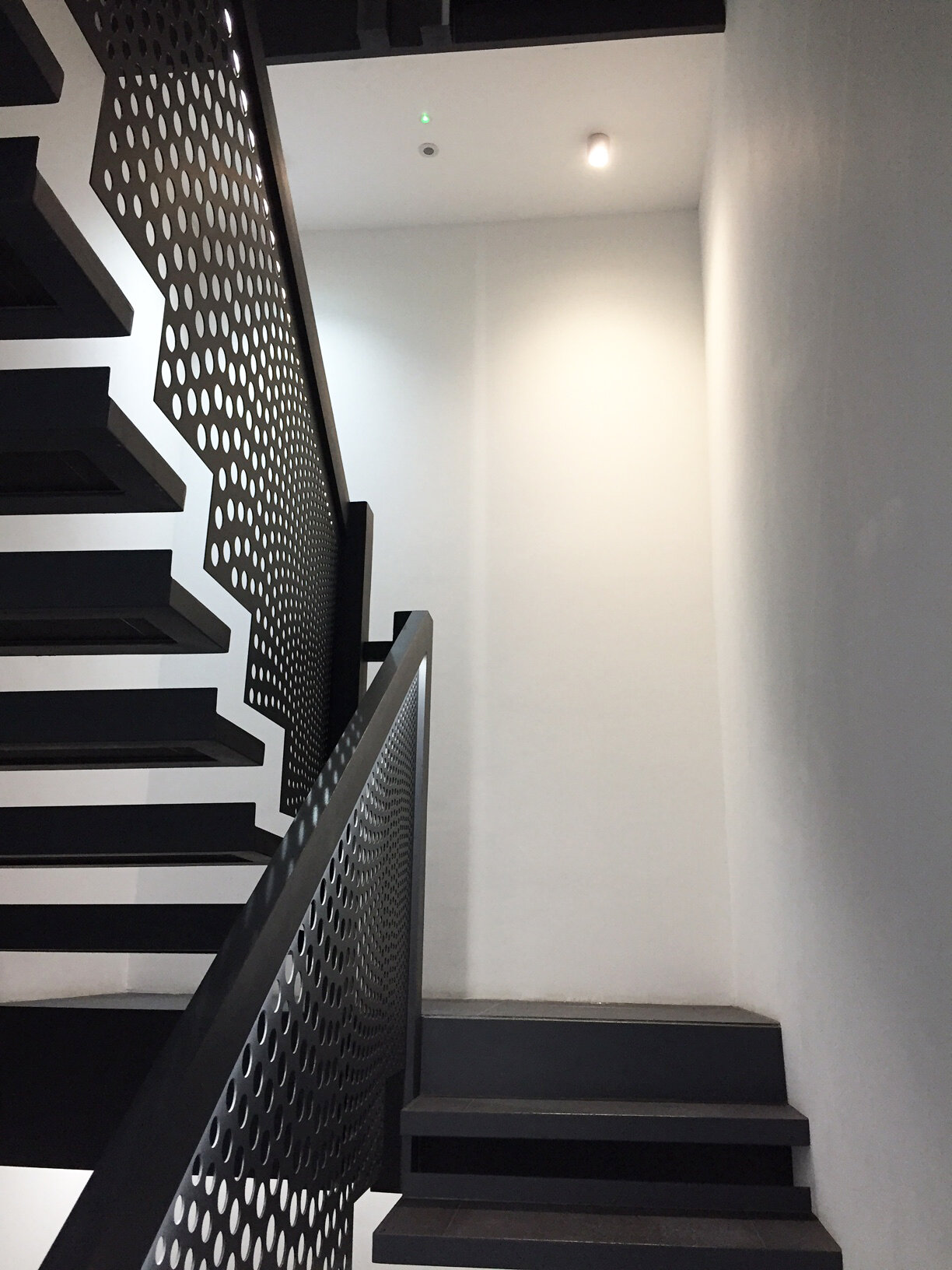 ambigramarchitects_BayhamPlacePh1_staircase.JPG