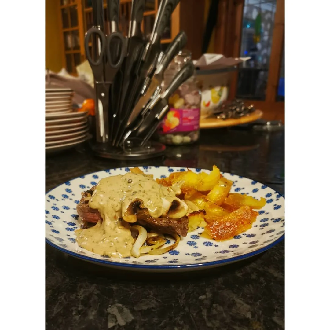 Obligatory bougie steak photo

Sirloin Steak with caramelised onions, mushrooms. Extra crispy hand cut oven cooked  chips, and pepper sauce made from scratch.

I fucking love cooking
