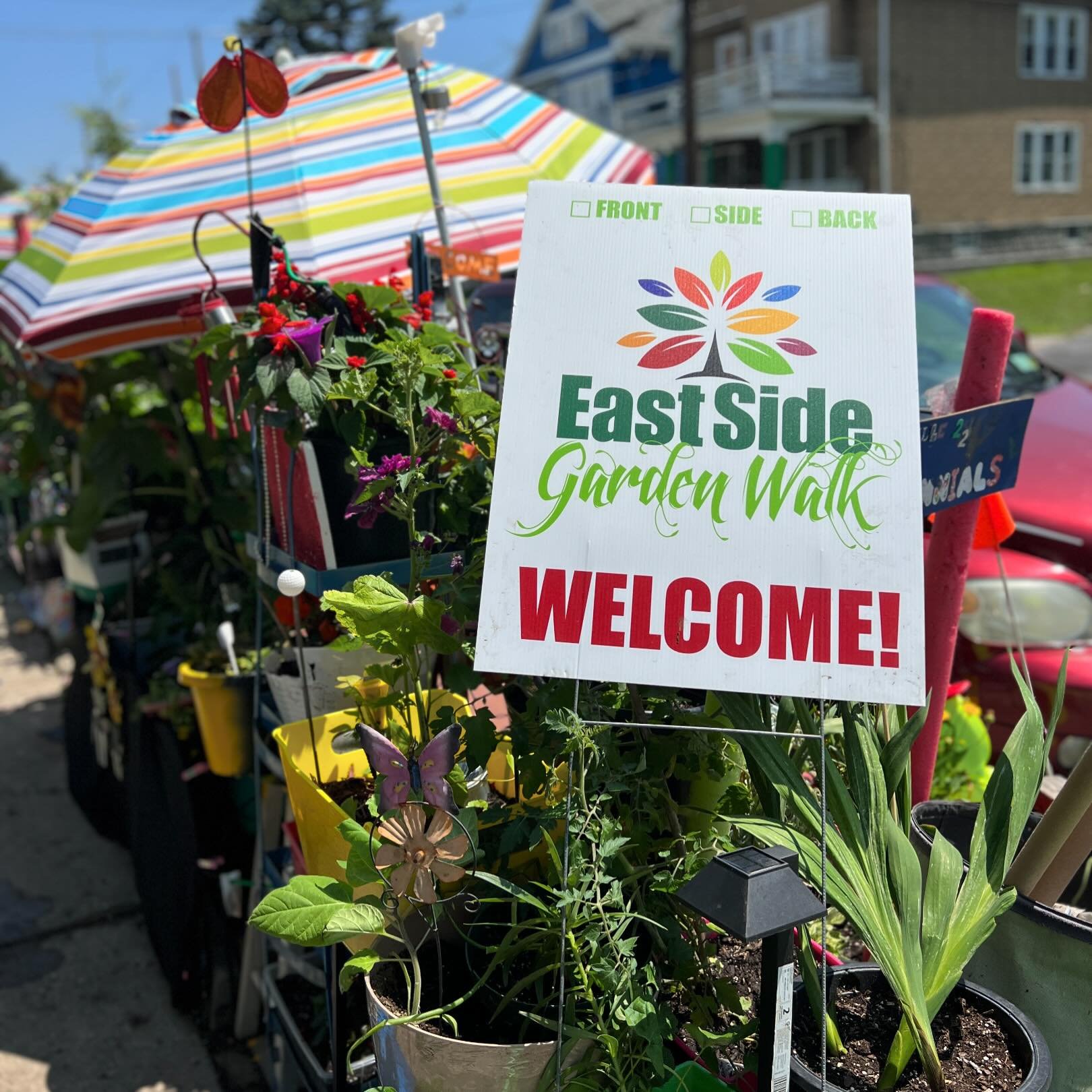 Do you remember the beautiful weekend we shared last July? Don&rsquo;t miss out! Registration closes in less than two weeks! A vibrant front yard garden on Rodney Ave. Signup today at EastSideGardenWalk.com

(Photo by Jay Jinge Hu)