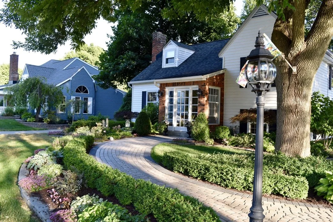 A Wiliamsville garden on Open Gardens. Photo by Jim Charlier.