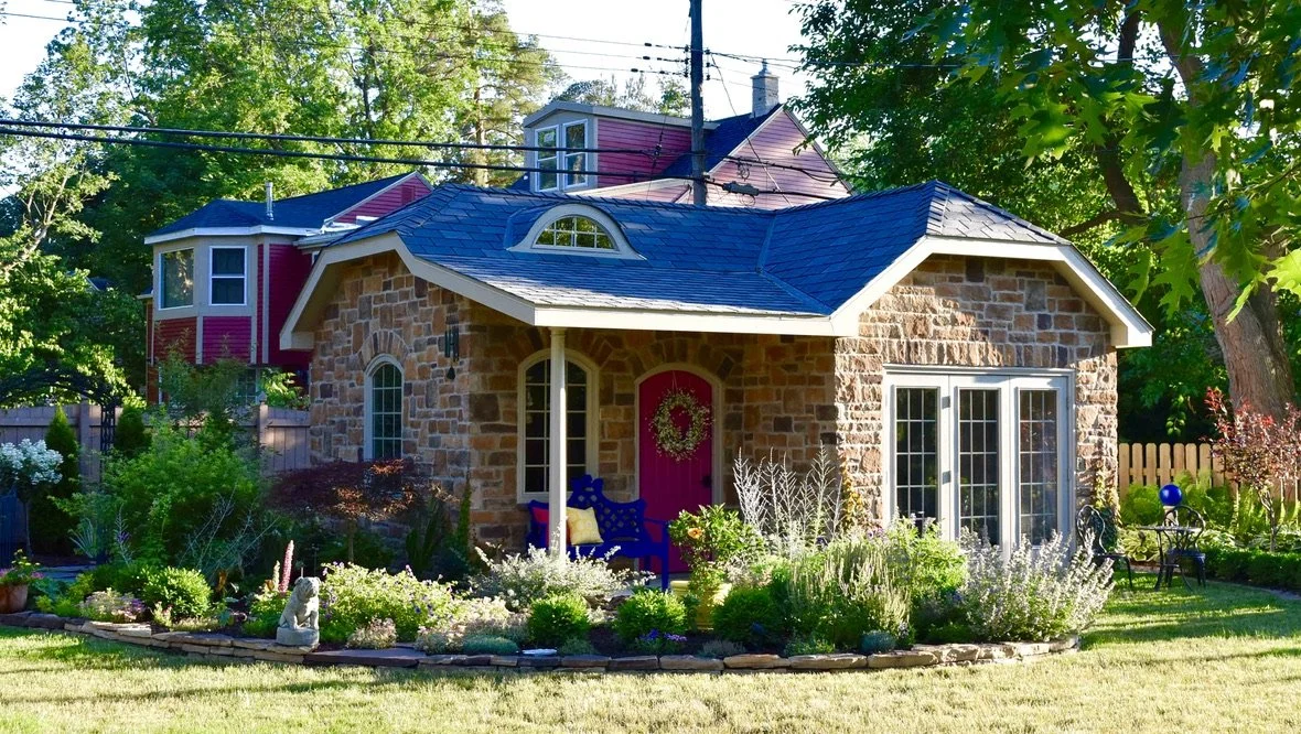 A Wiliamsville garden on Open Gardens. Photo by Jim Charlier.