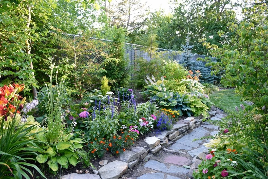 A Lakeshore garden on Open Gardens. Photo by Jim Charlier.