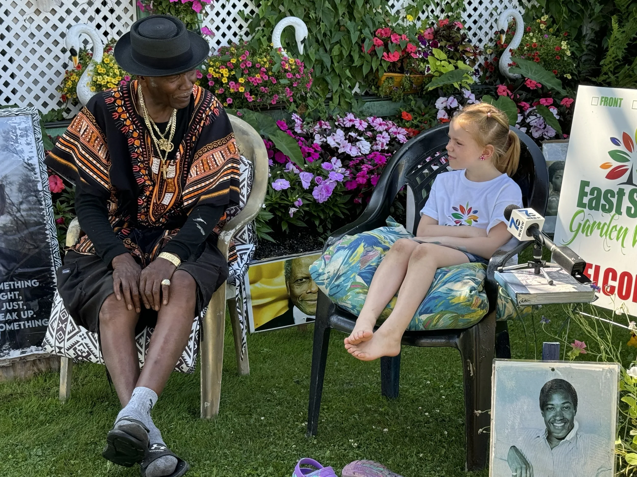 'Just brings people together': Friendship blossoms between two Buffalo gardeners