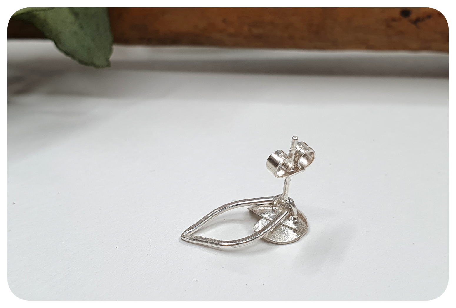 small orchid leaf and loop ear 6.png