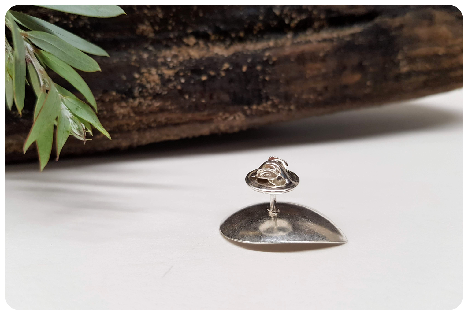 side pyrus lapel.png