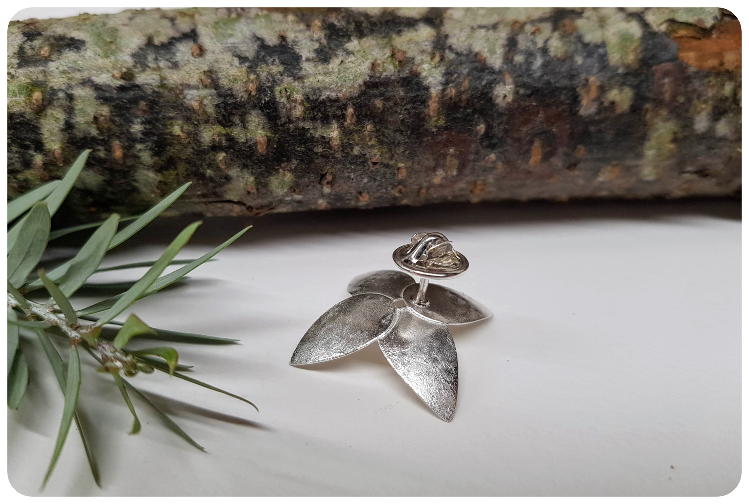 back pyrus flower lapel.png
