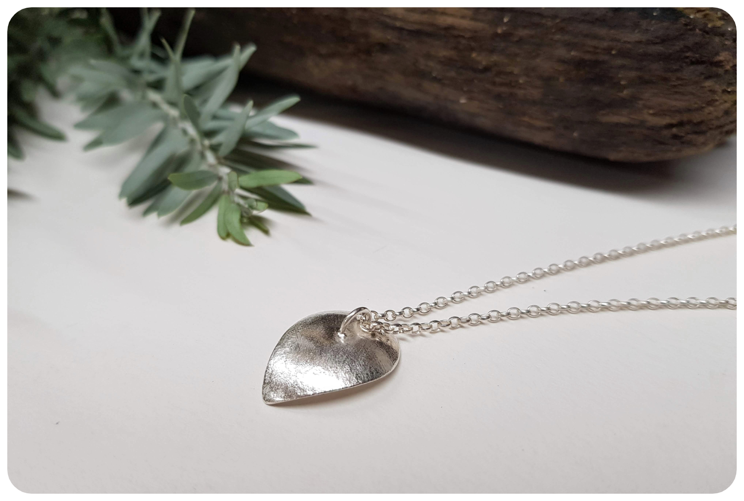 back plain pryrus pend.png