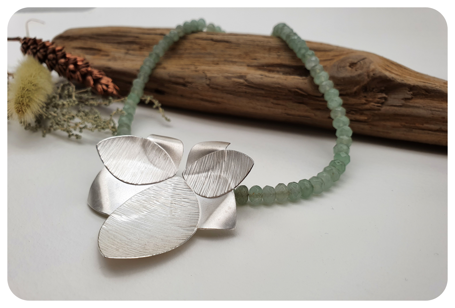 green orchid neck close.png