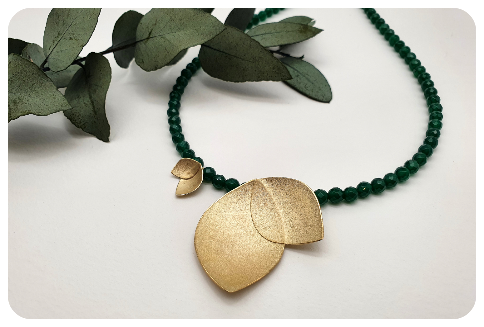 gold orchid petal green neck.png