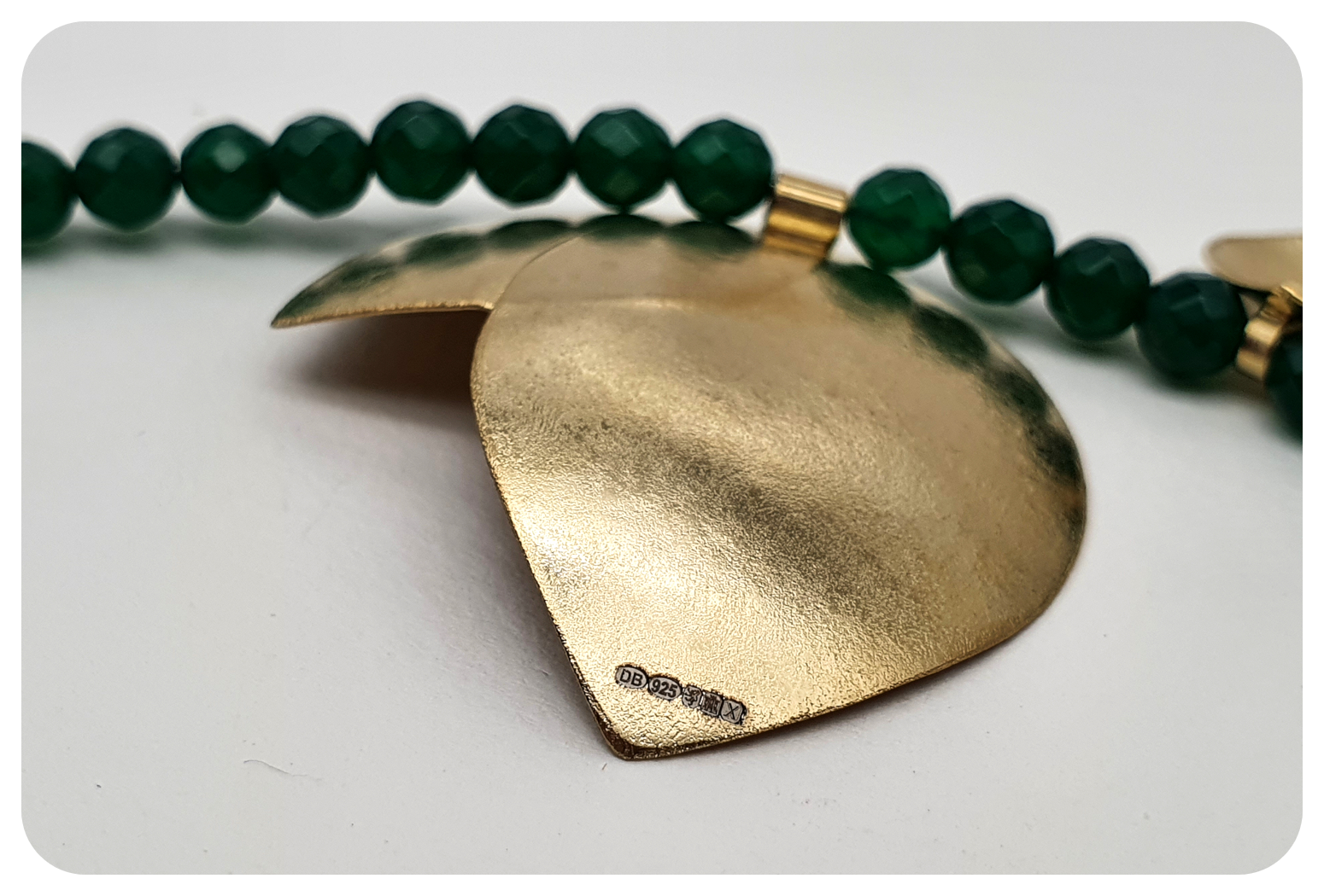 gold orchid petal green neck HM.png